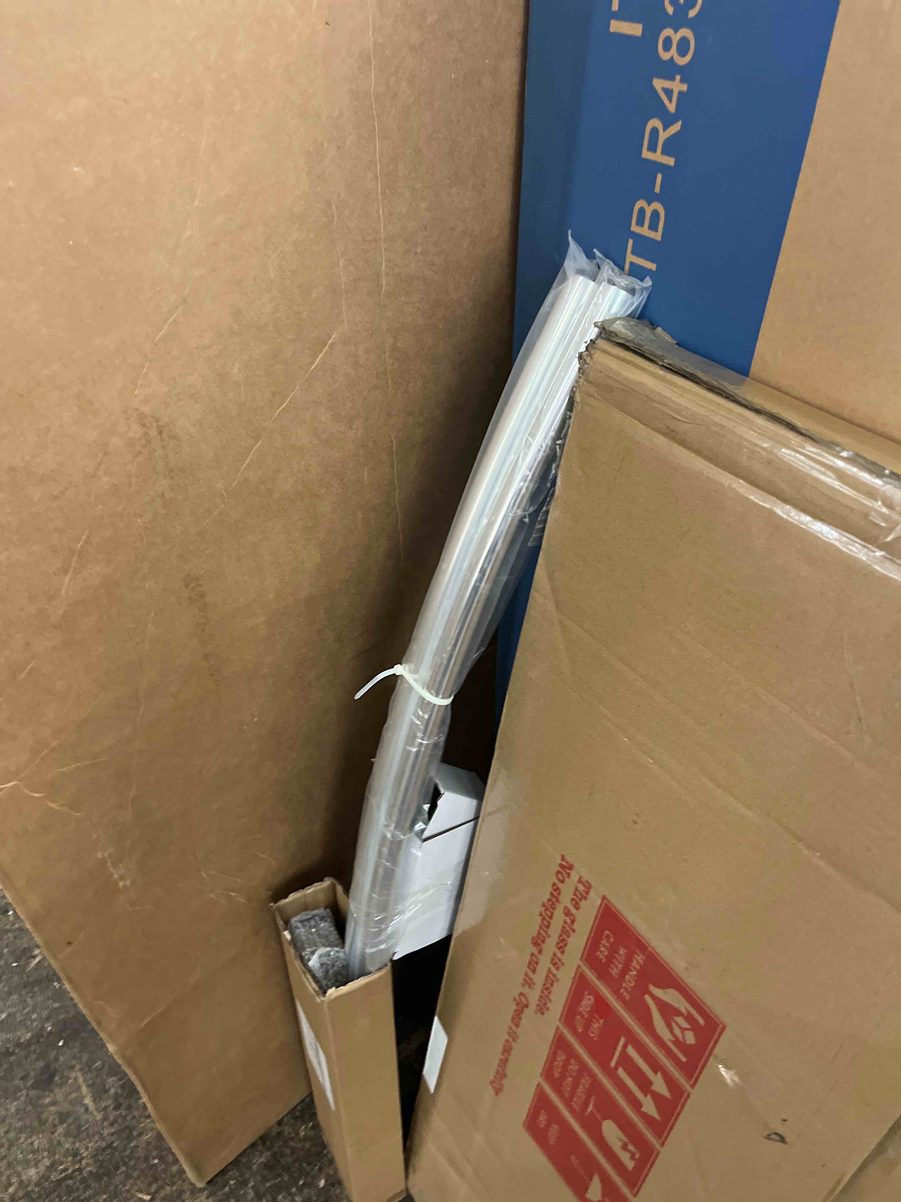 https://s3.amazonaws.com/lotting-images-prod/phillipi/GRN6786238_1732546046425.jpeg