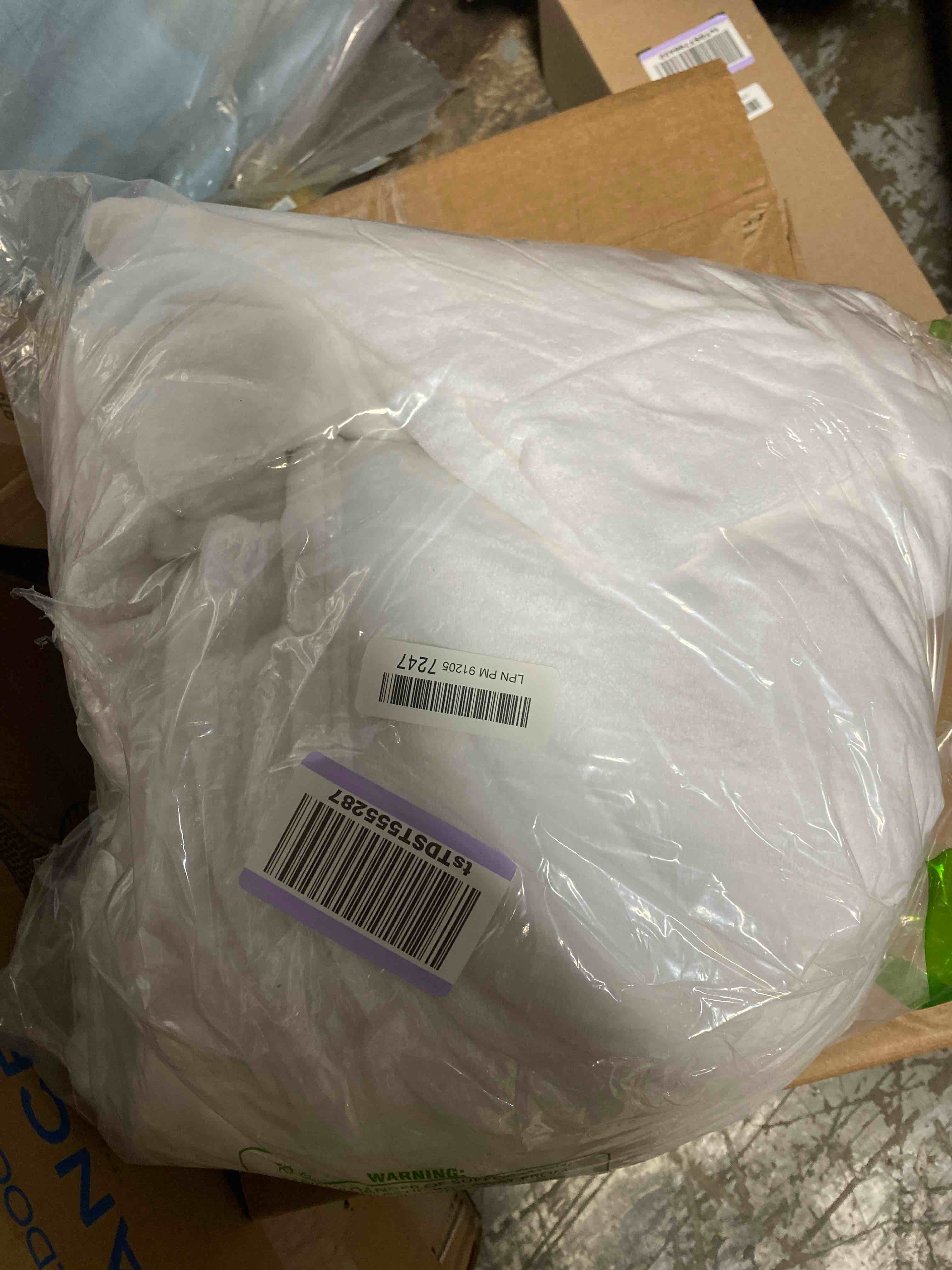 https://s3.amazonaws.com/lotting-images-prod/phillipi/GRY3083507_1662045932841.jpeg