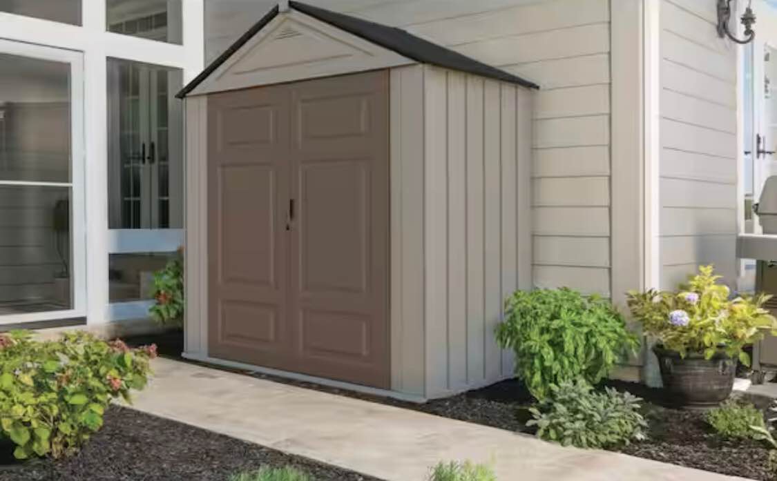 Rubbermaid Big Maximum Junior, 3 ft. 5 in. x 7 ft. W x 8 ft. D Plastic Storage Shed, 147 sq. ft.