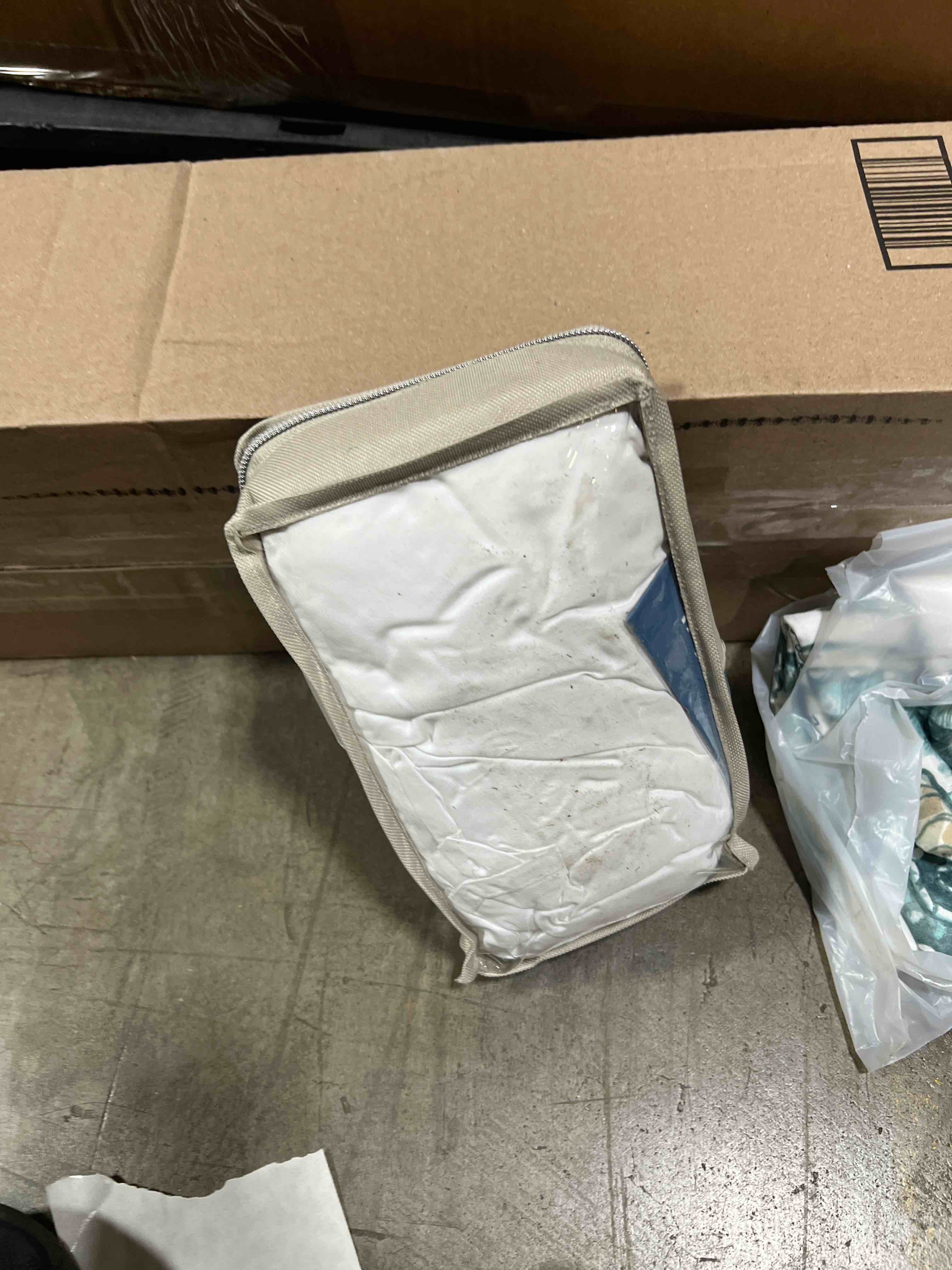 https://s3.amazonaws.com/lotting-images-prod/phillipi/ORG3765812_1733523779683.jpeg