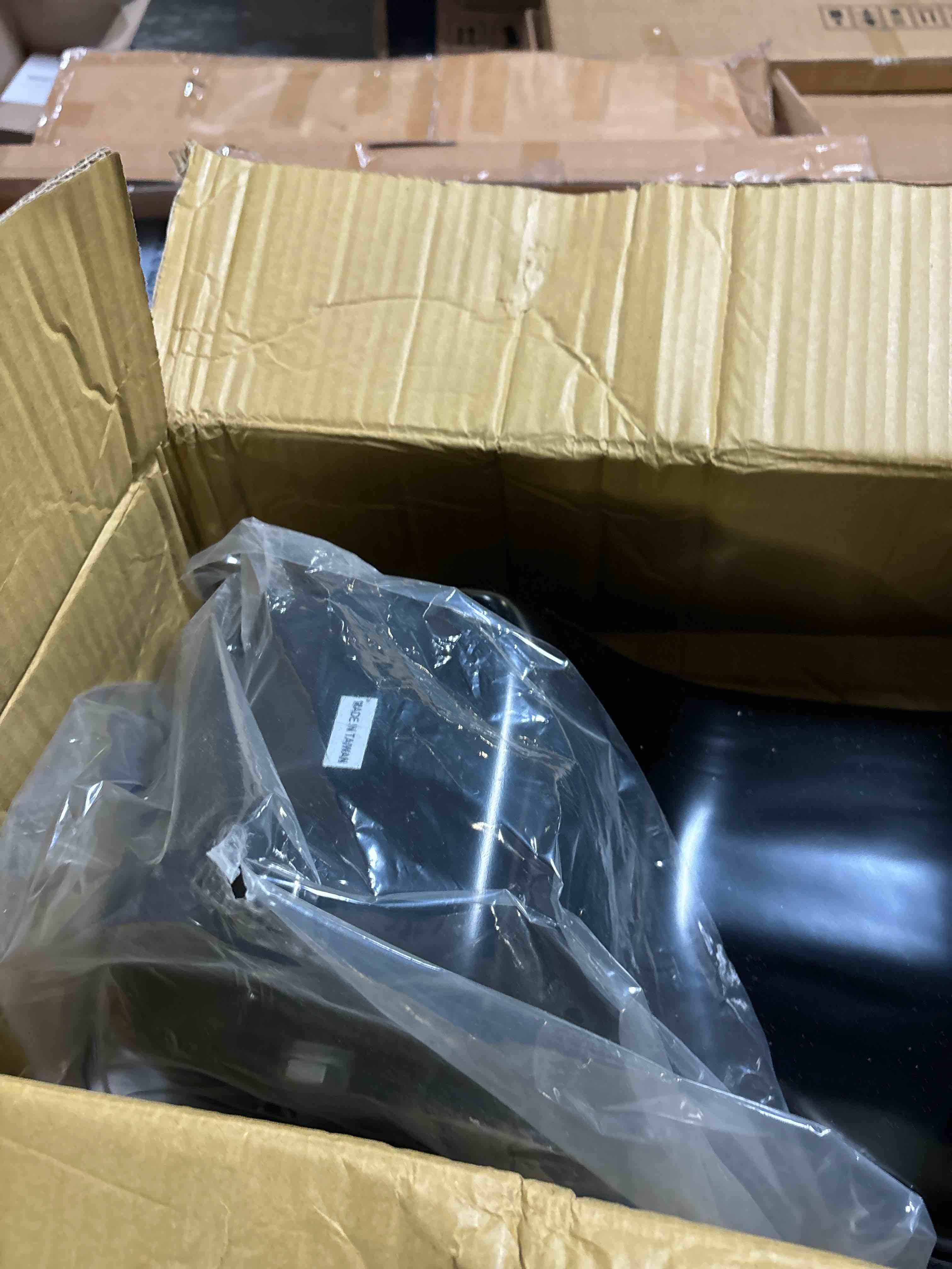 https://s3.amazonaws.com/lotting-images-prod/phillipi/ORG3767029_1726000068569.jpeg