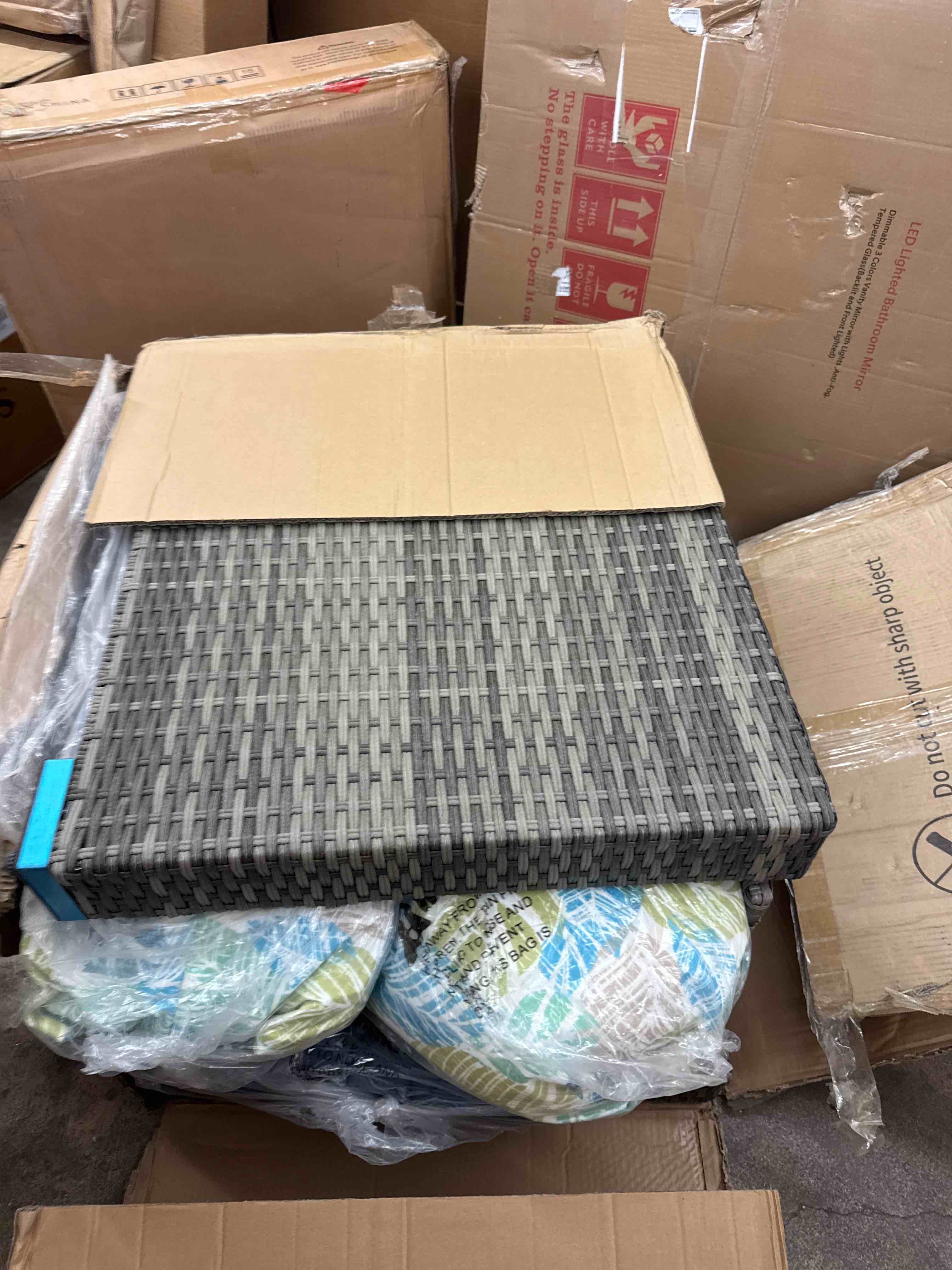https://s3.amazonaws.com/lotting-images-prod/phillipi/ORG3768774_1729195353253.jpeg