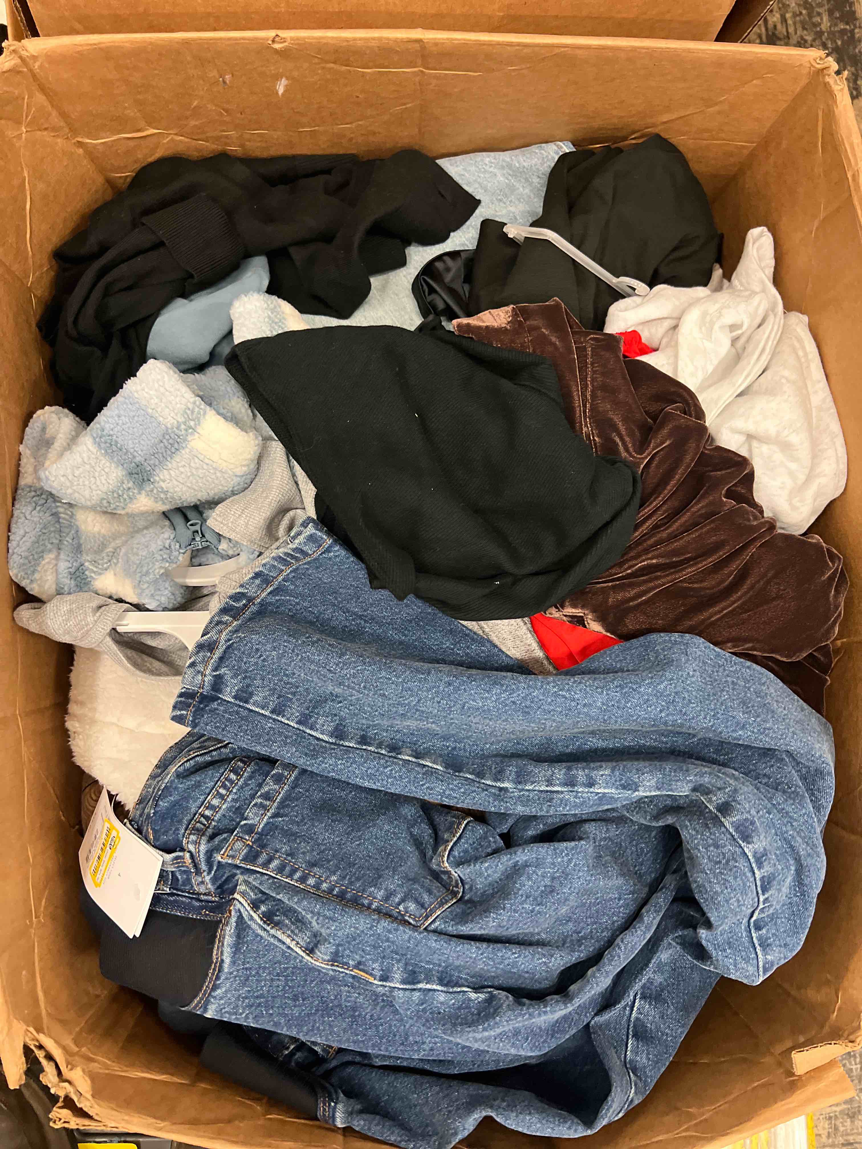 https://s3.amazonaws.com/lotting-images-prod/phillipi/ORG4466863_1753808794029.jpeg