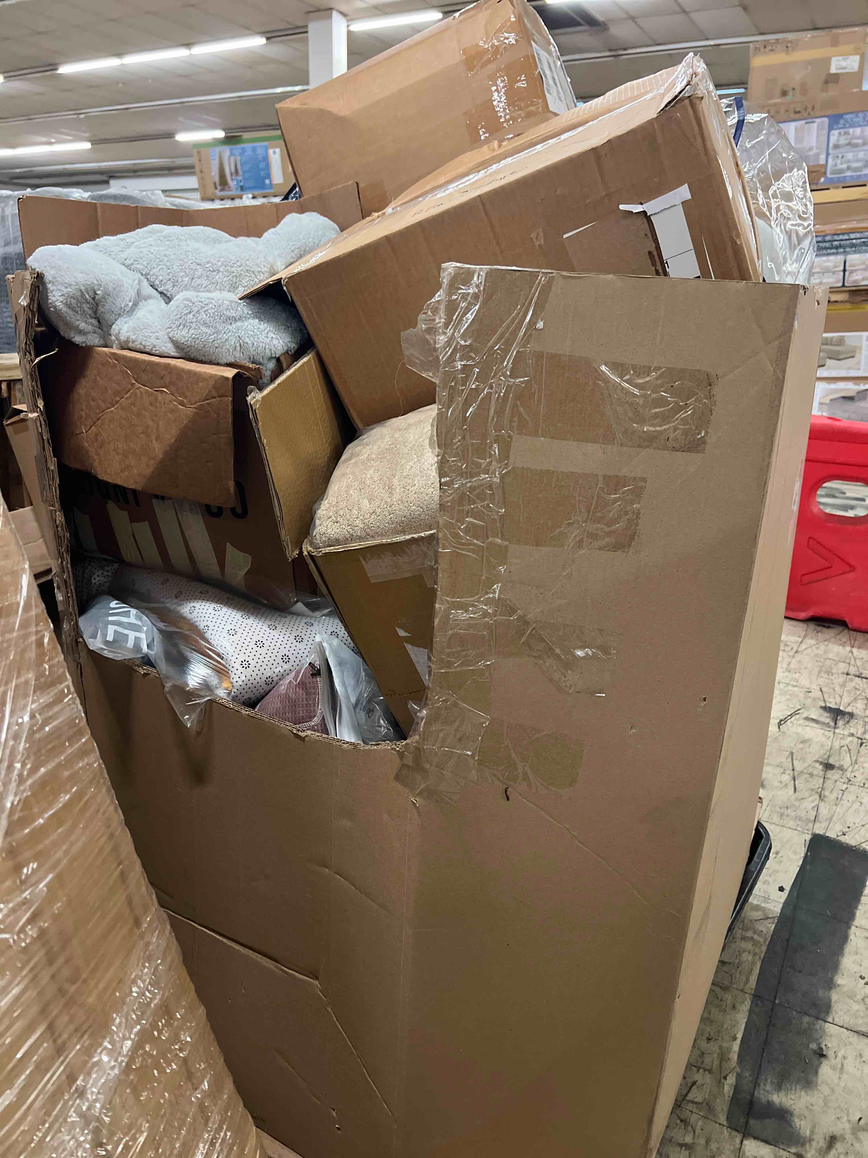 https://s3.amazonaws.com/lotting-images-prod/phillipi/ORG4466896_1758643398193.jpeg