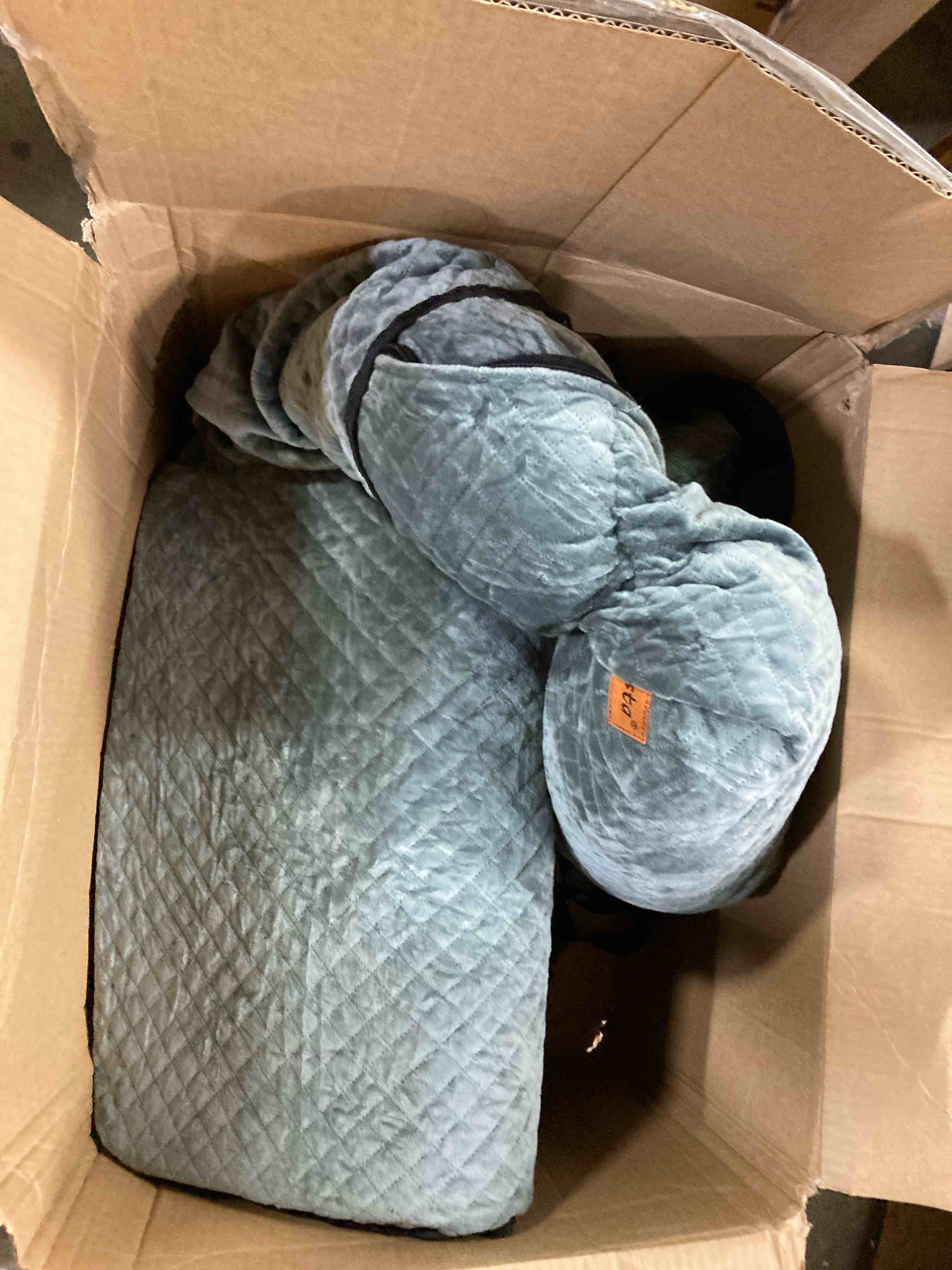 https://s3.amazonaws.com/lotting-images-prod/phillipi/ORG4689065_1727363905967.jpeg
