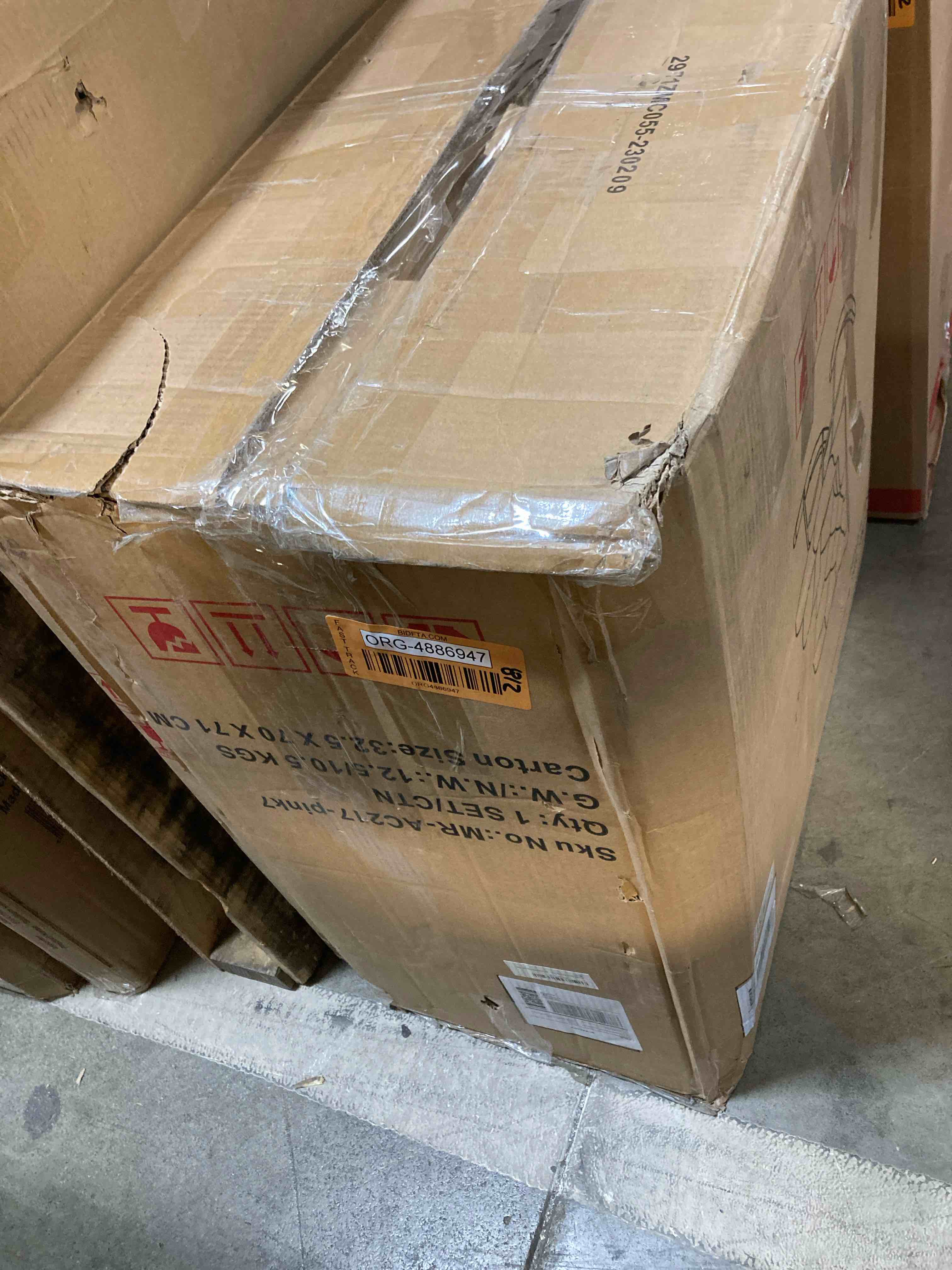 https://s3.amazonaws.com/lotting-images-prod/phillipi/ORG4886947_1715963501505.jpeg