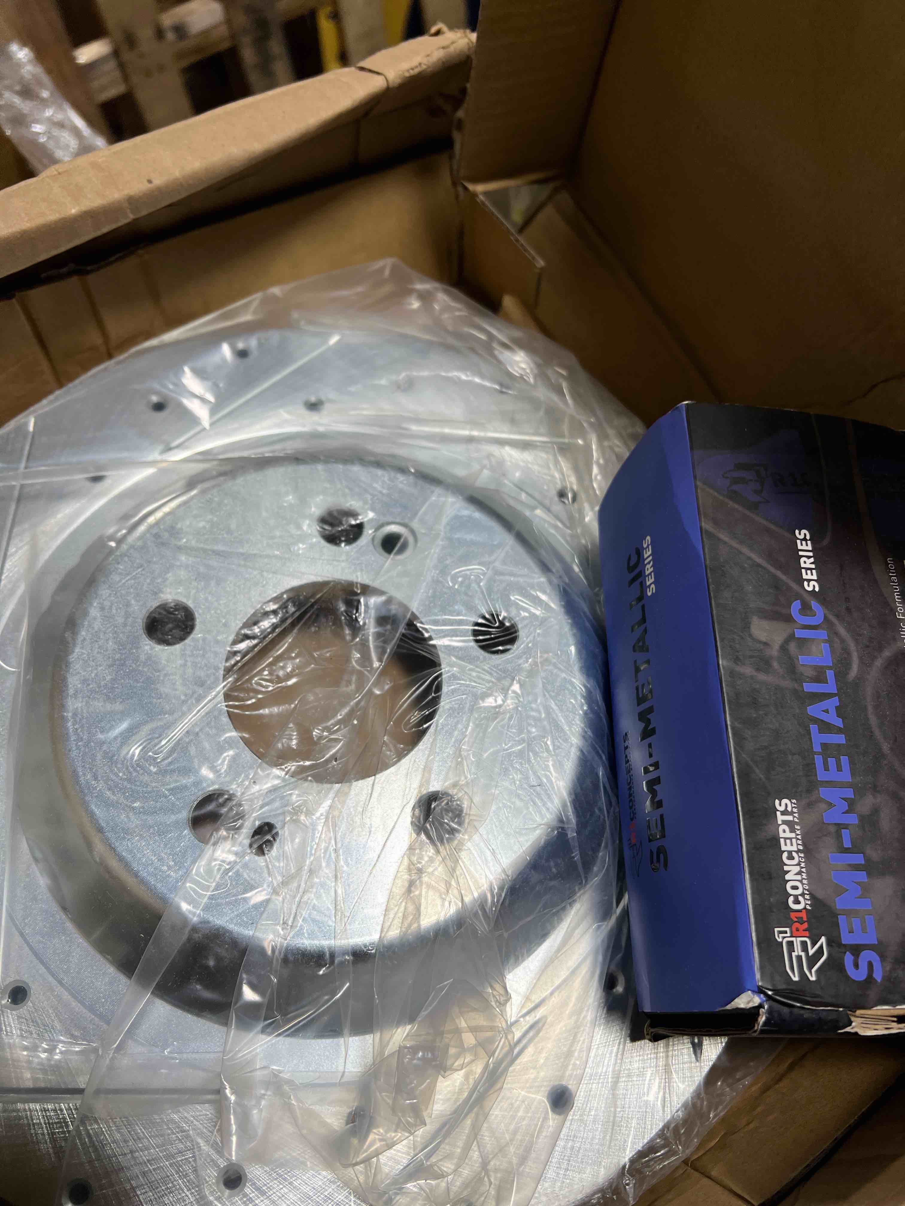 R1 Concepts Front Brakes and Rotors Kit Front Brake Pads Brake Rotors