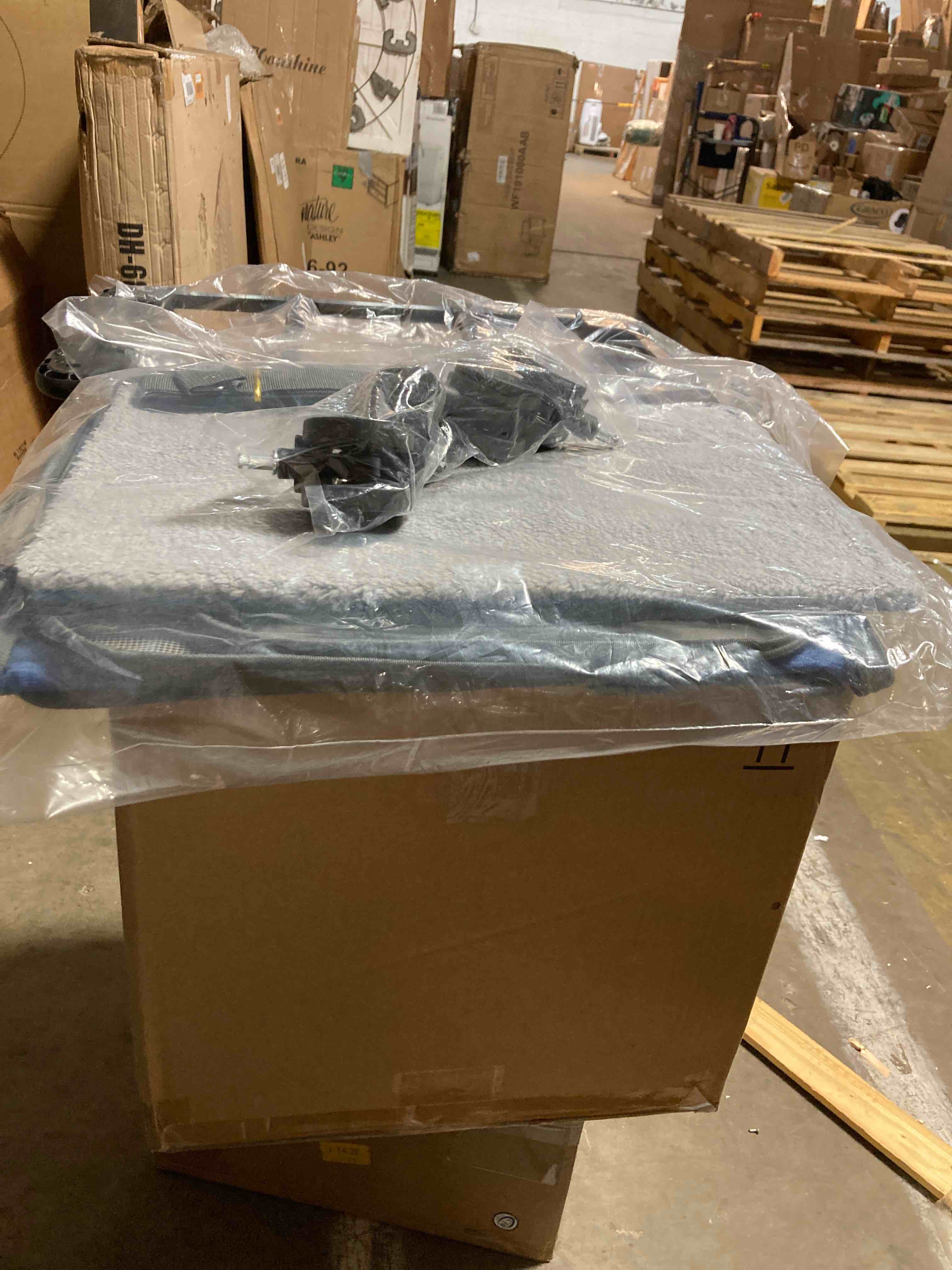 https://s3.amazonaws.com/lotting-images-prod/phillipi/ORG5153226_1692218106716.jpeg