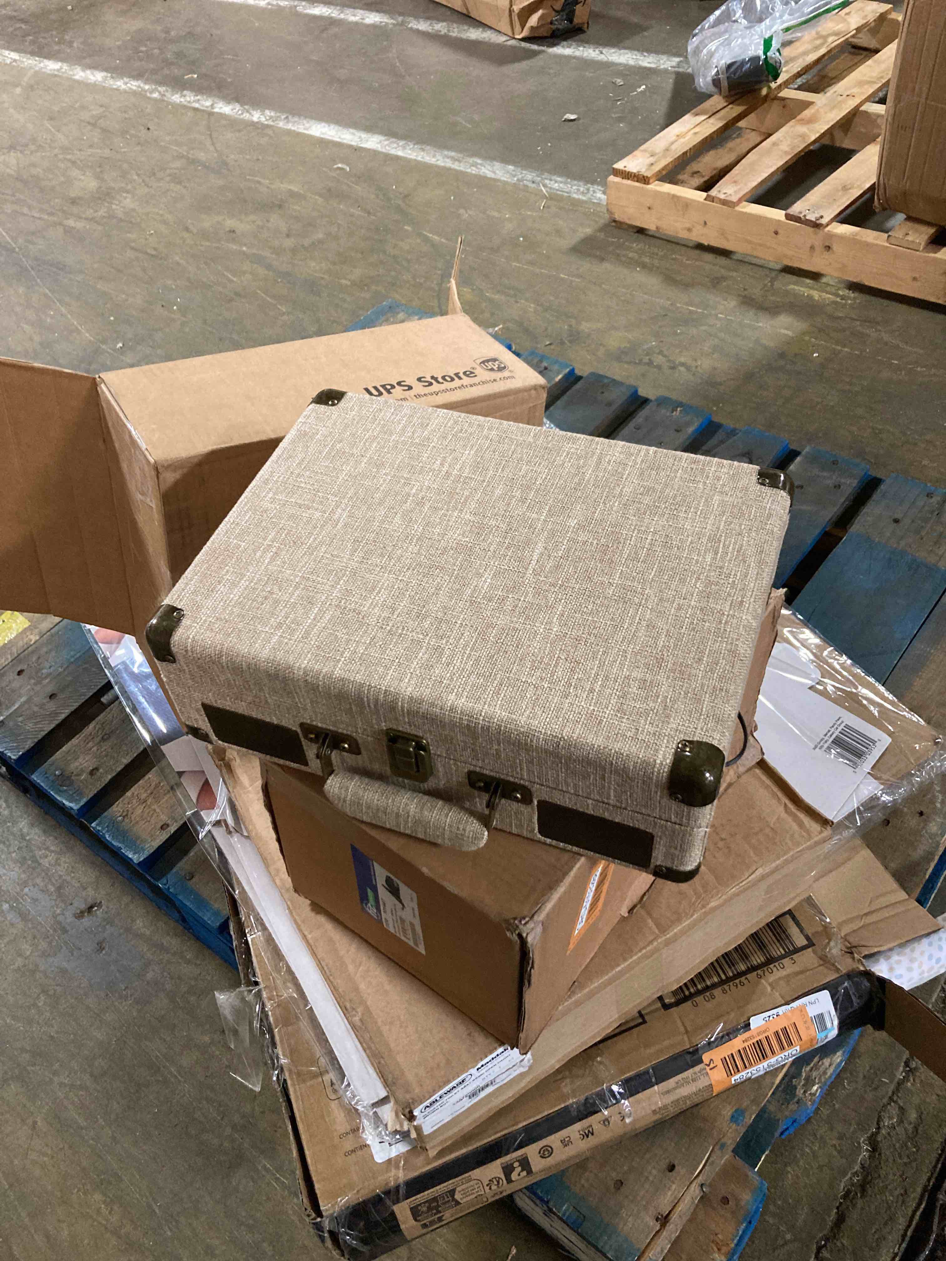 https://s3.amazonaws.com/lotting-images-prod/phillipi/ORG5153289_1692292128438.jpeg