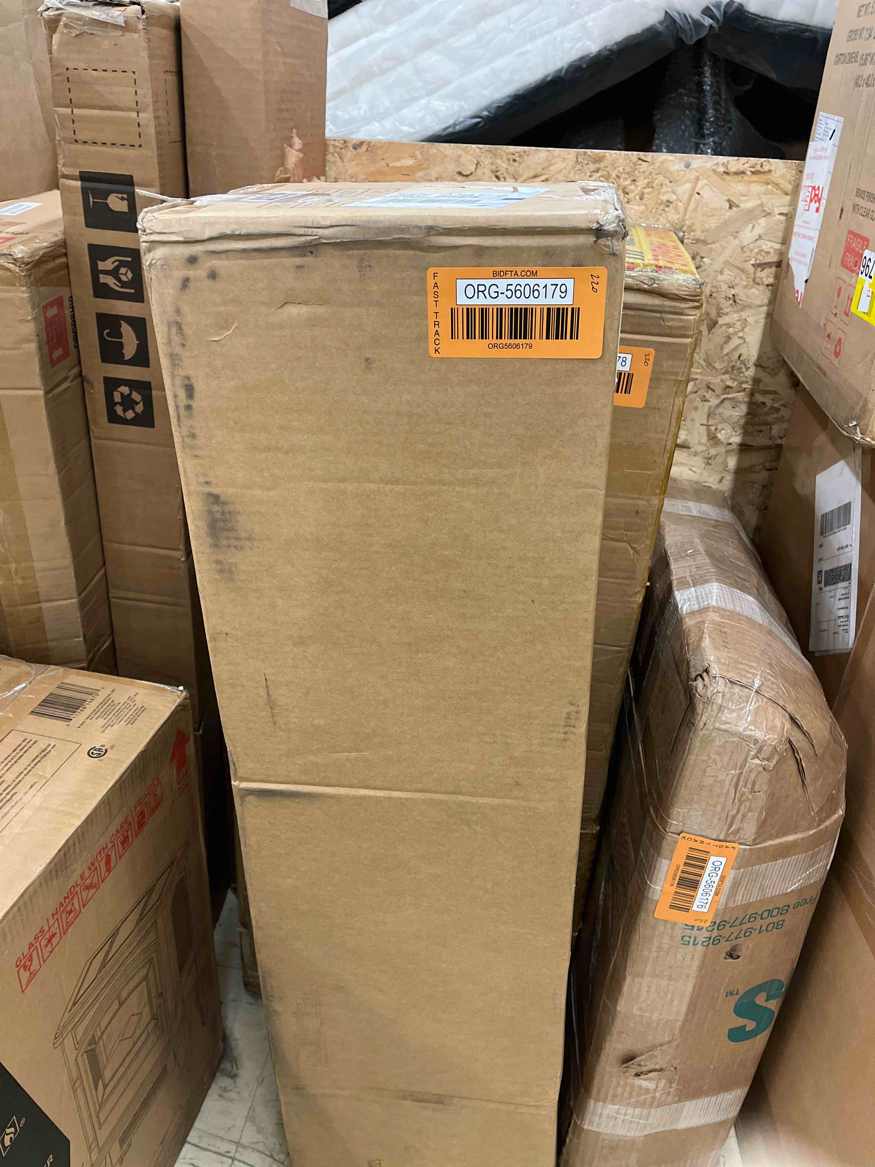 https://s3.amazonaws.com/lotting-images-prod/phillipi/ORG5606179_1732197543463.jpeg