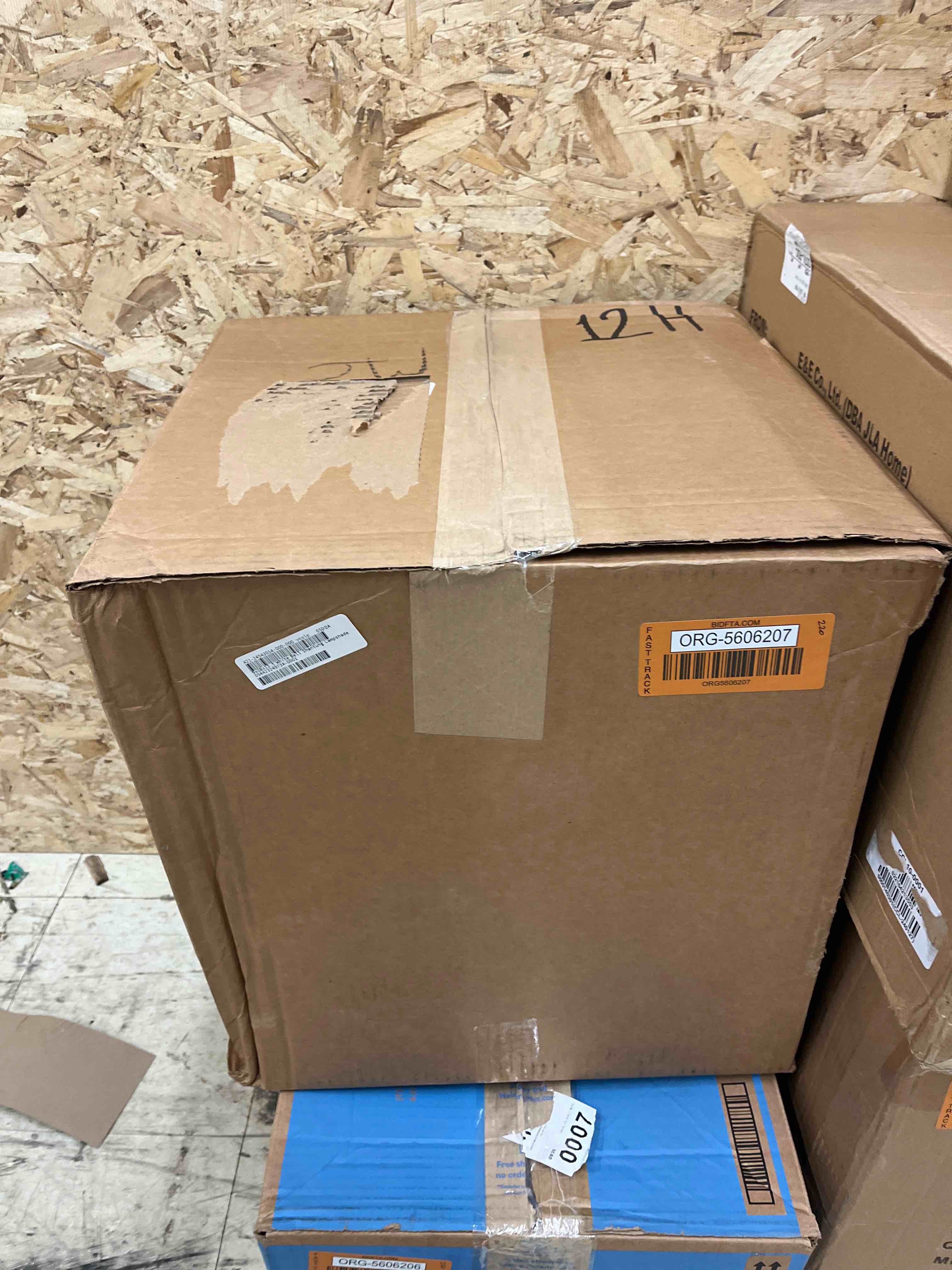 https://s3.amazonaws.com/lotting-images-prod/phillipi/ORG5606207_1732201108876.jpeg