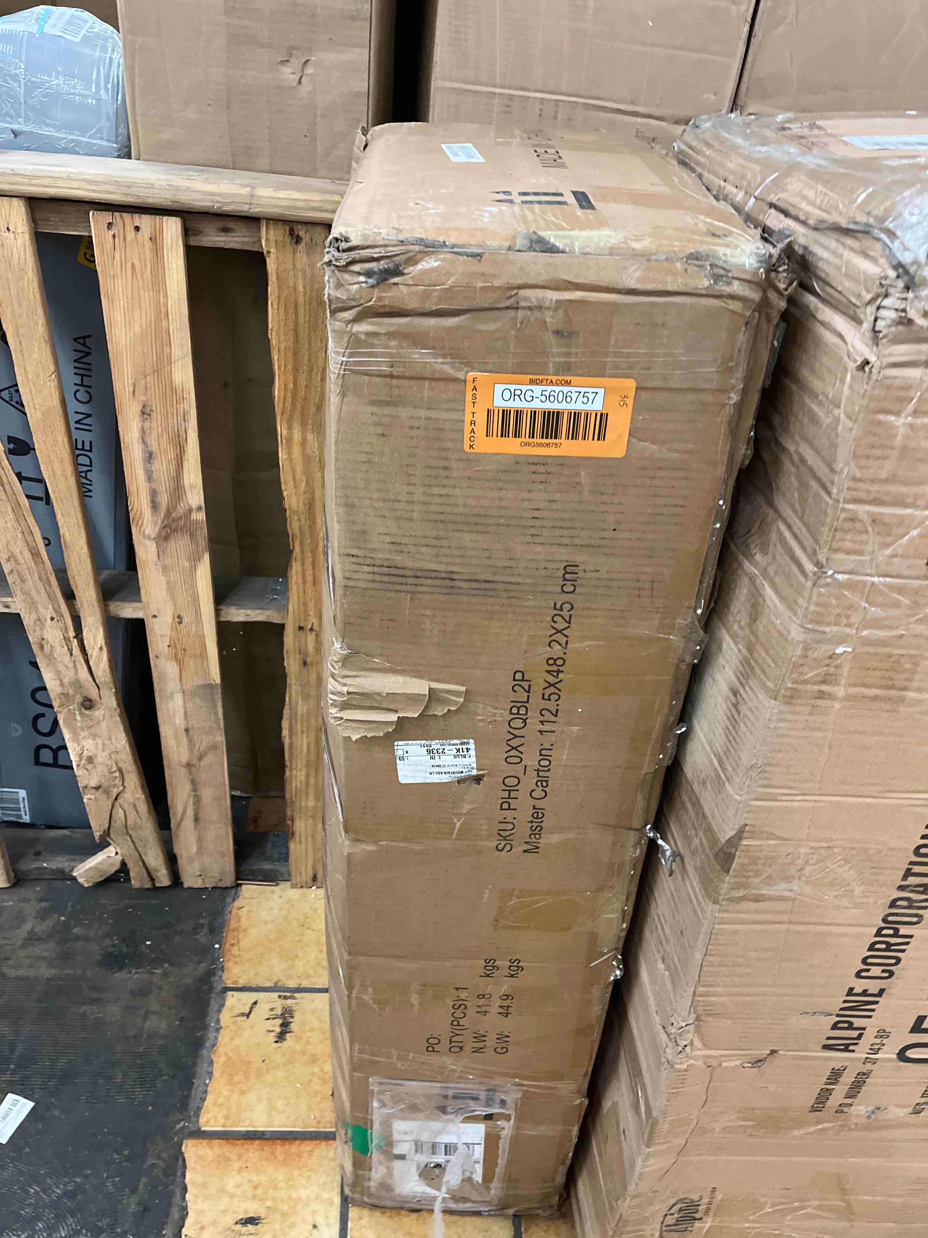 https://s3.amazonaws.com/lotting-images-prod/phillipi/ORG5606757_1733415574063.jpeg