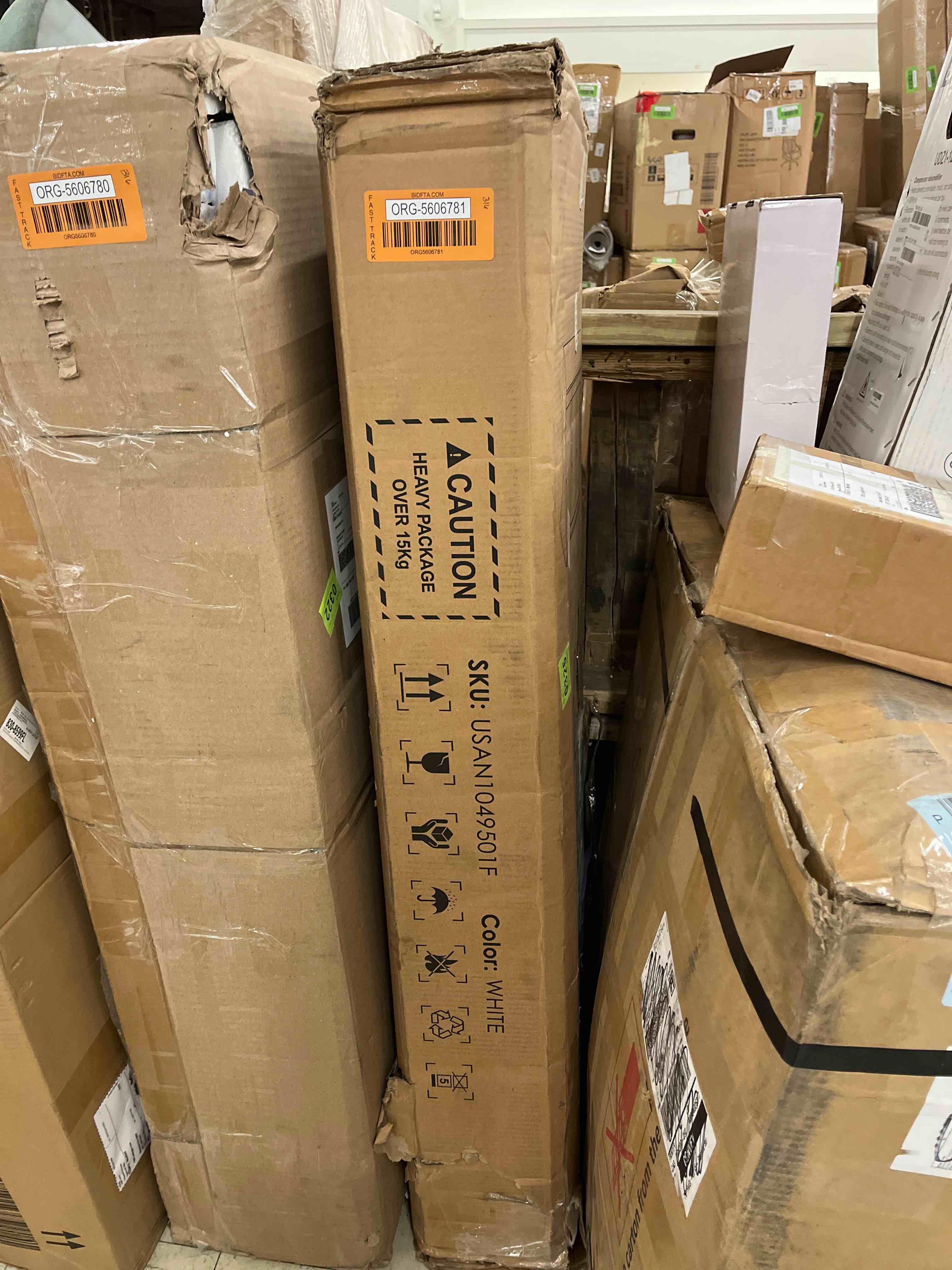 https://s3.amazonaws.com/lotting-images-prod/phillipi/ORG5606781_1733419410812.jpeg