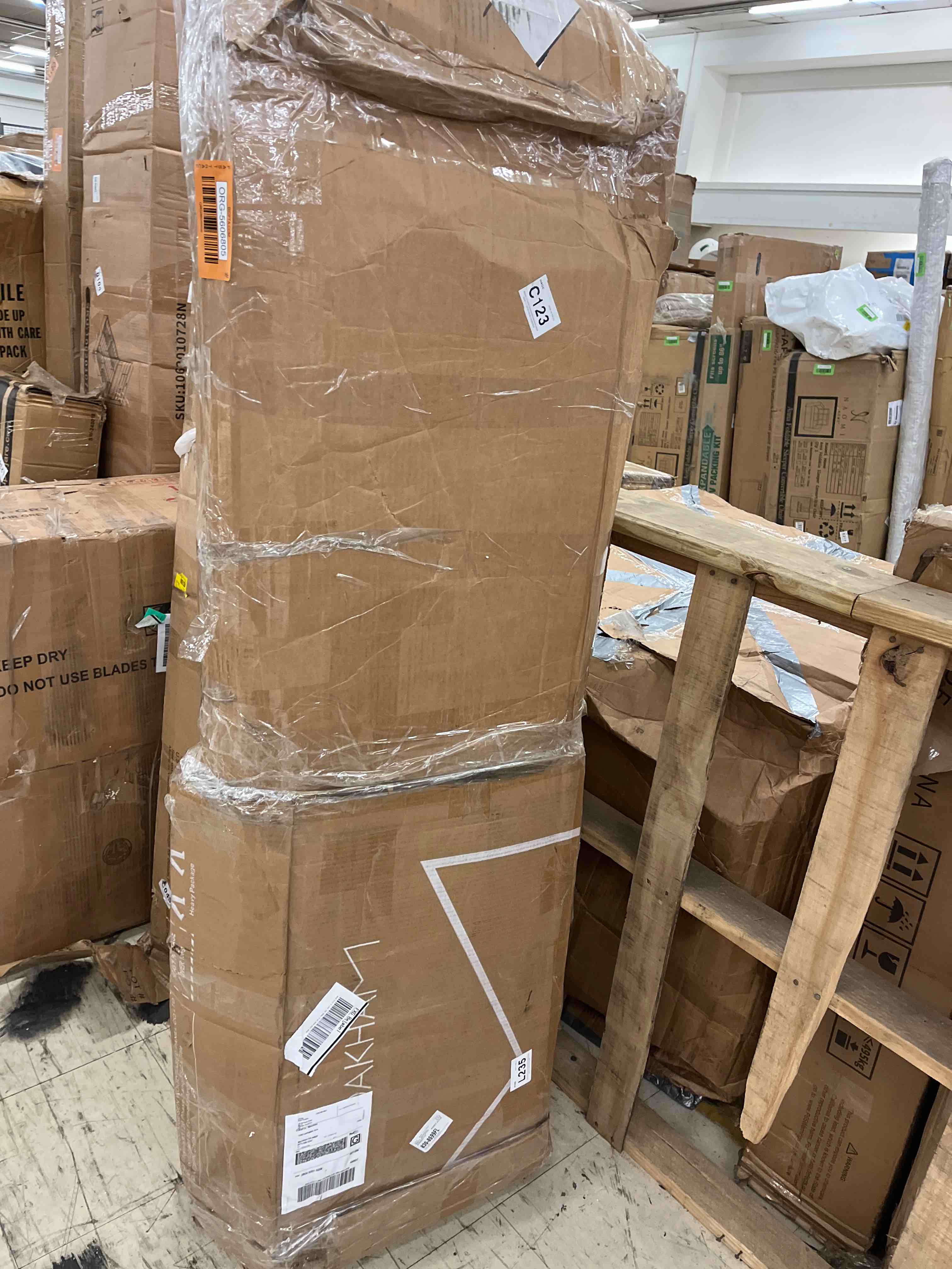 https://s3.amazonaws.com/lotting-images-prod/phillipi/ORG5606805_1733423682527.jpeg