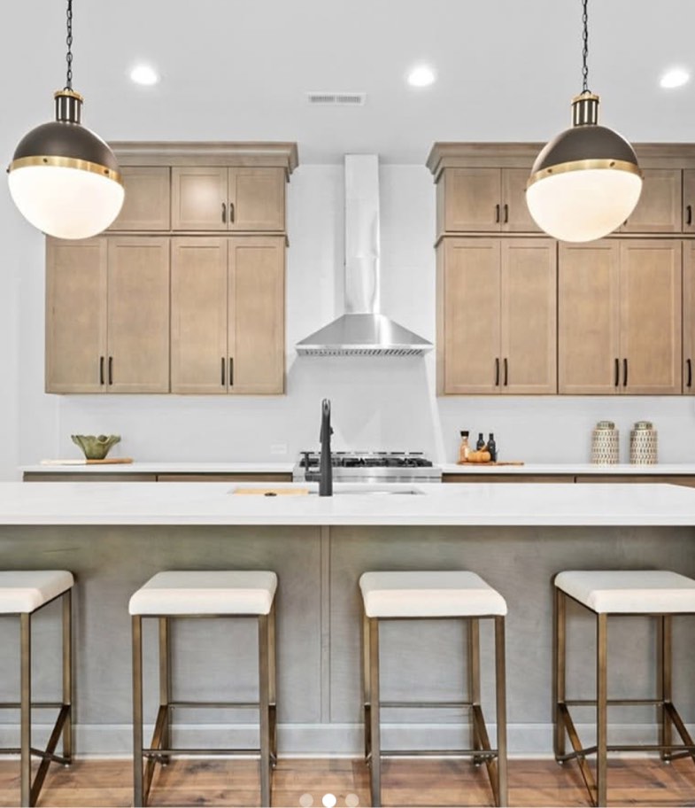 DELMAR Maple River Run Cabinets