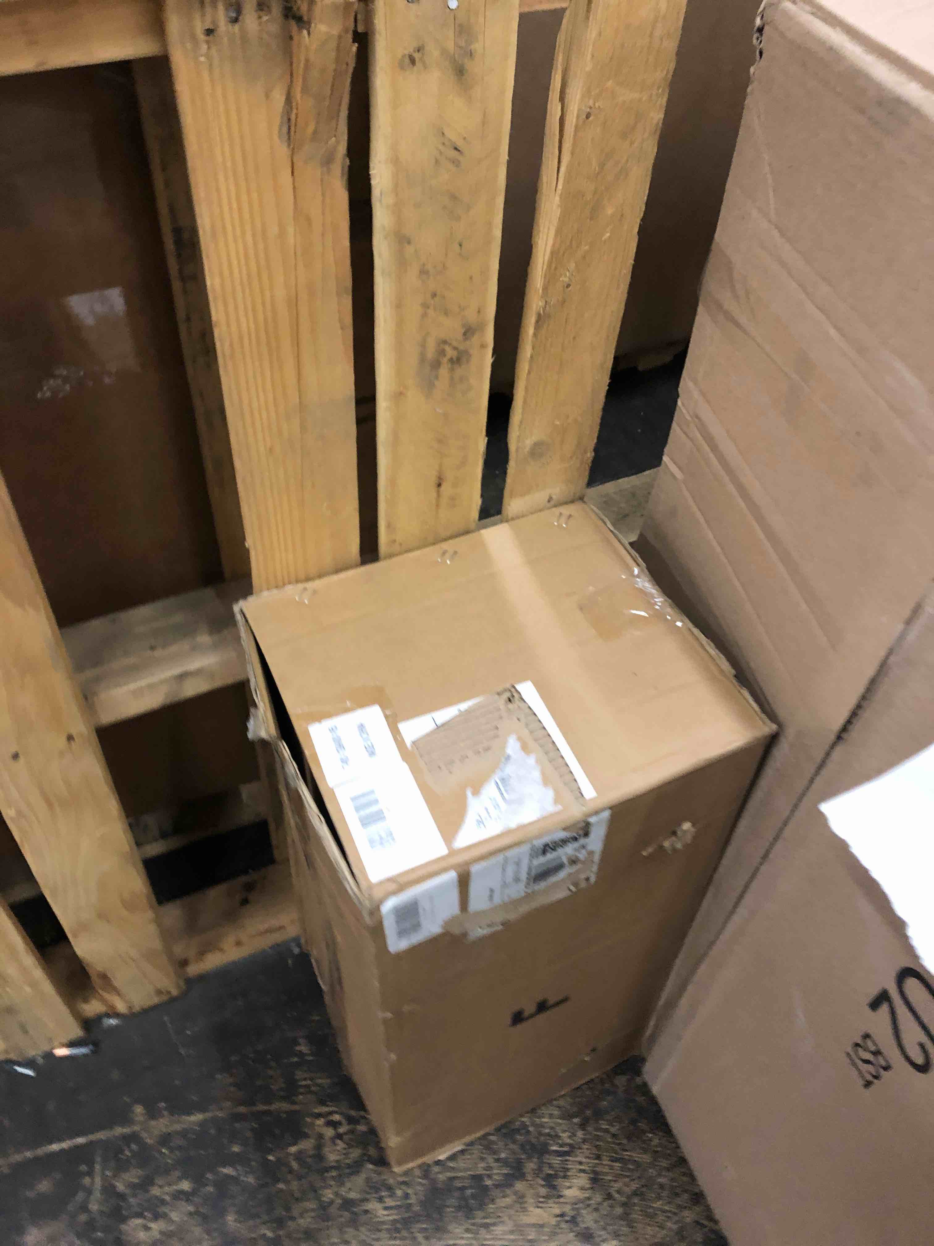 Left + Right Exhaust Manifold With Heat Shield For Chevrolet GMC Pickup Truck 674-156, 674-157