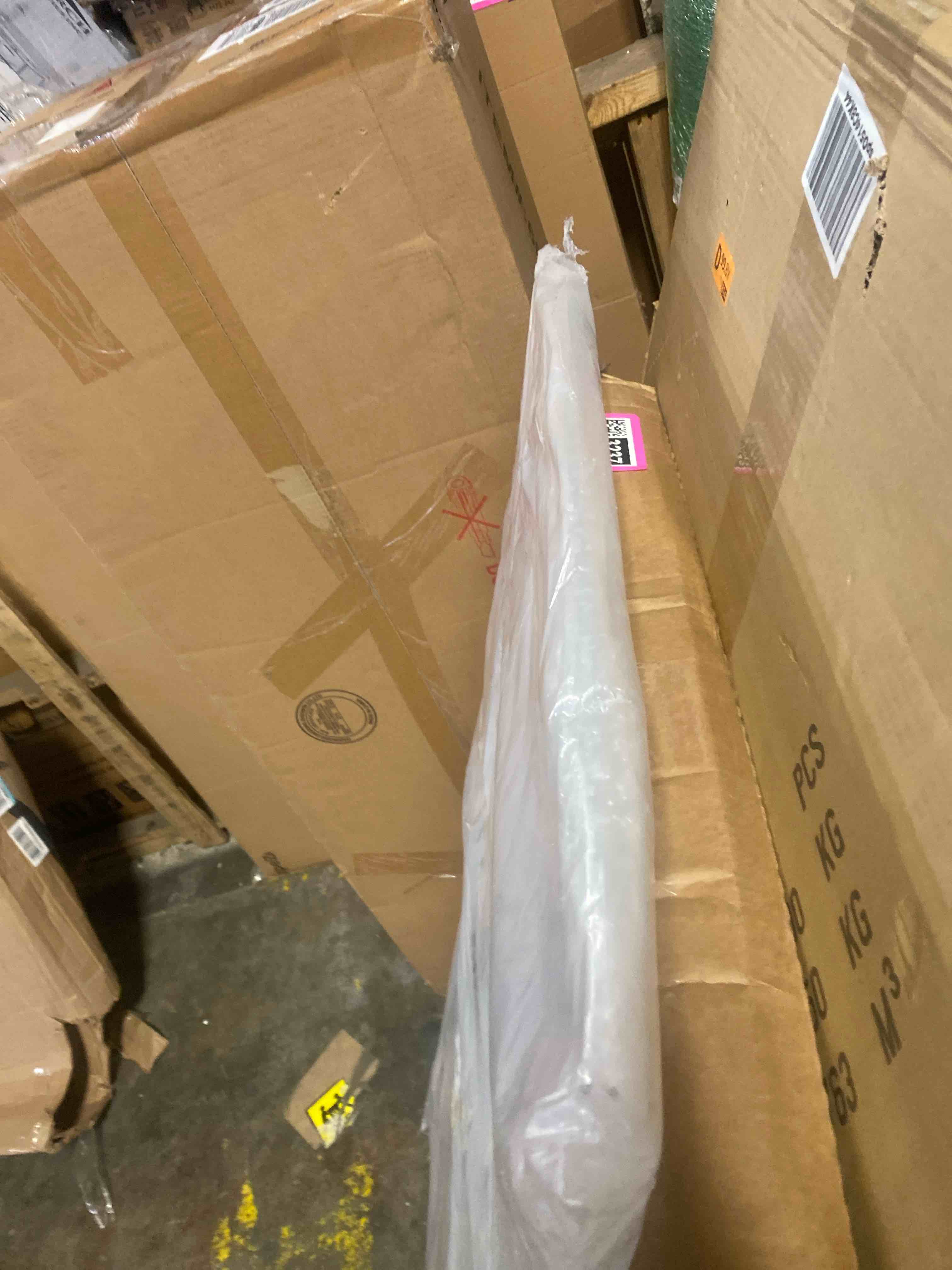 https://s3.amazonaws.com/lotting-images-prod/phillipi/PNK0123238_1731084939861.jpeg