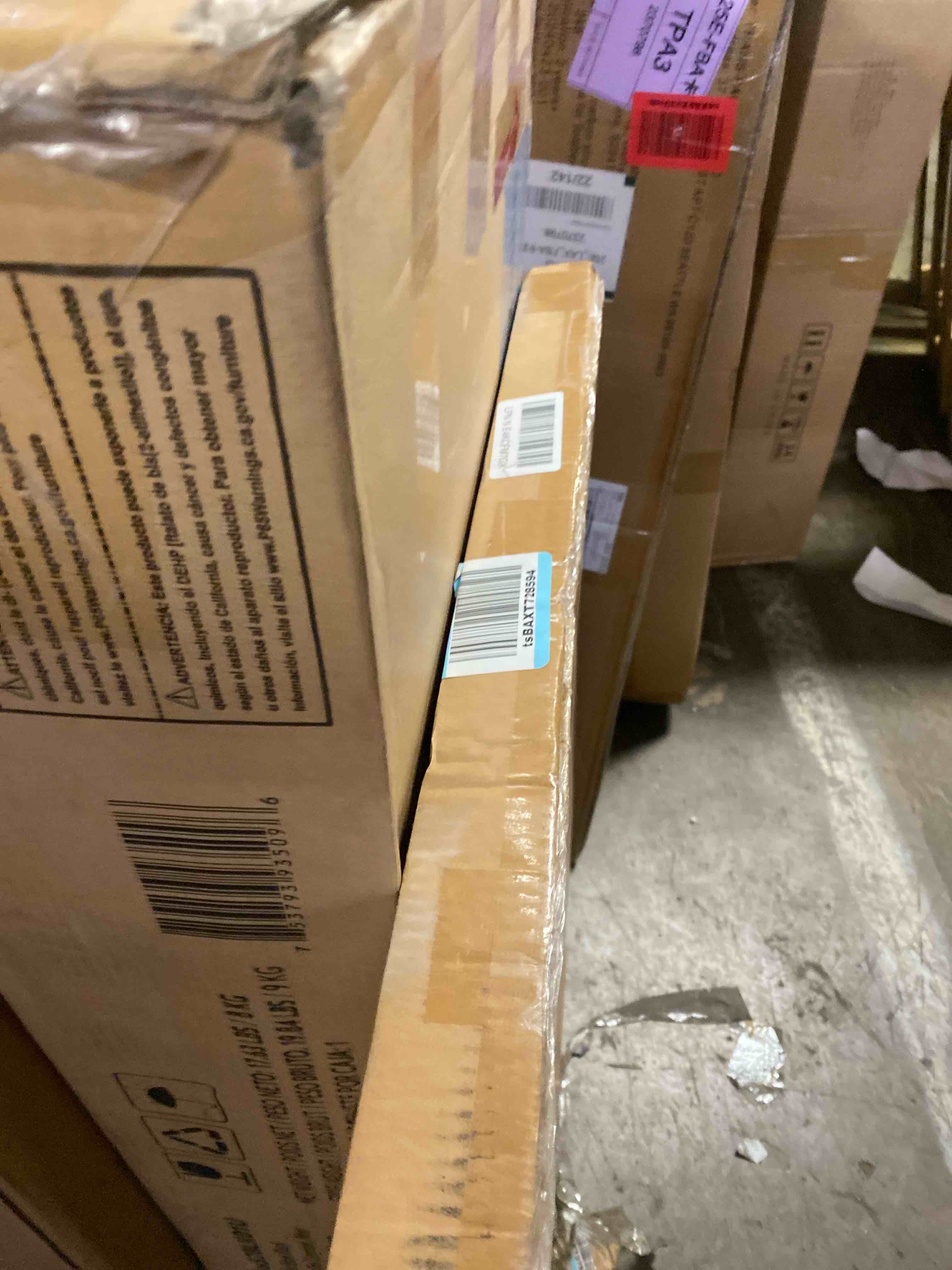 https://s3.amazonaws.com/lotting-images-prod/phillipi/PNK0123275_1731098807370.jpeg