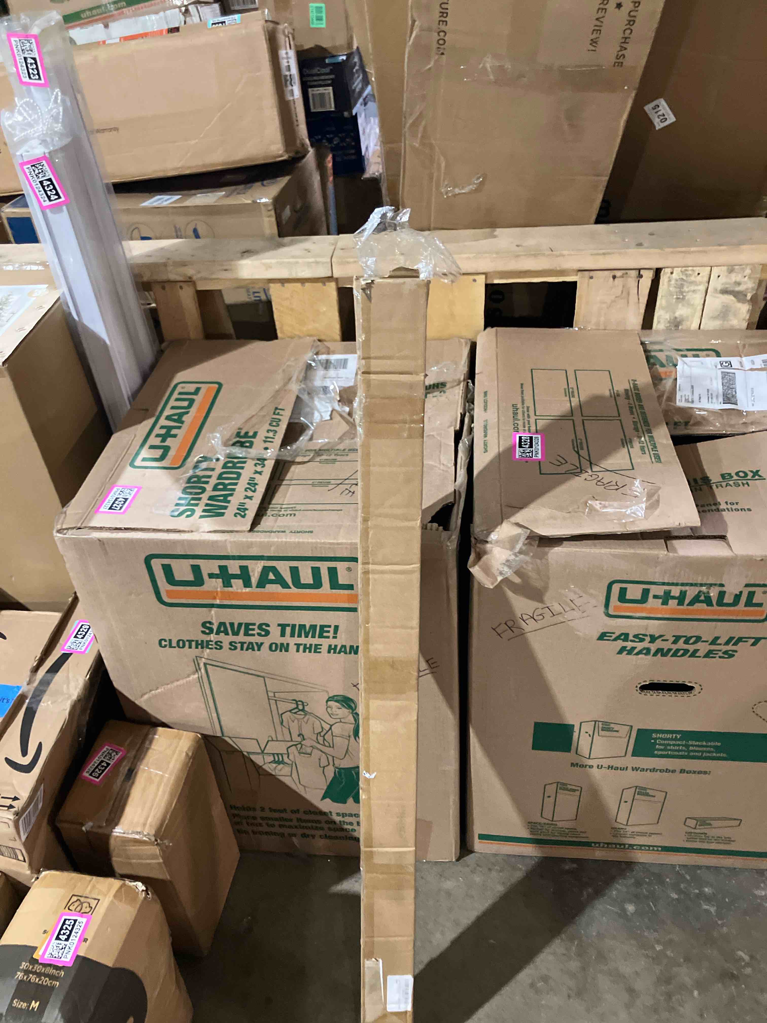 https://s3.amazonaws.com/lotting-images-prod/phillipi/PNK0124337_1729541792933.jpeg