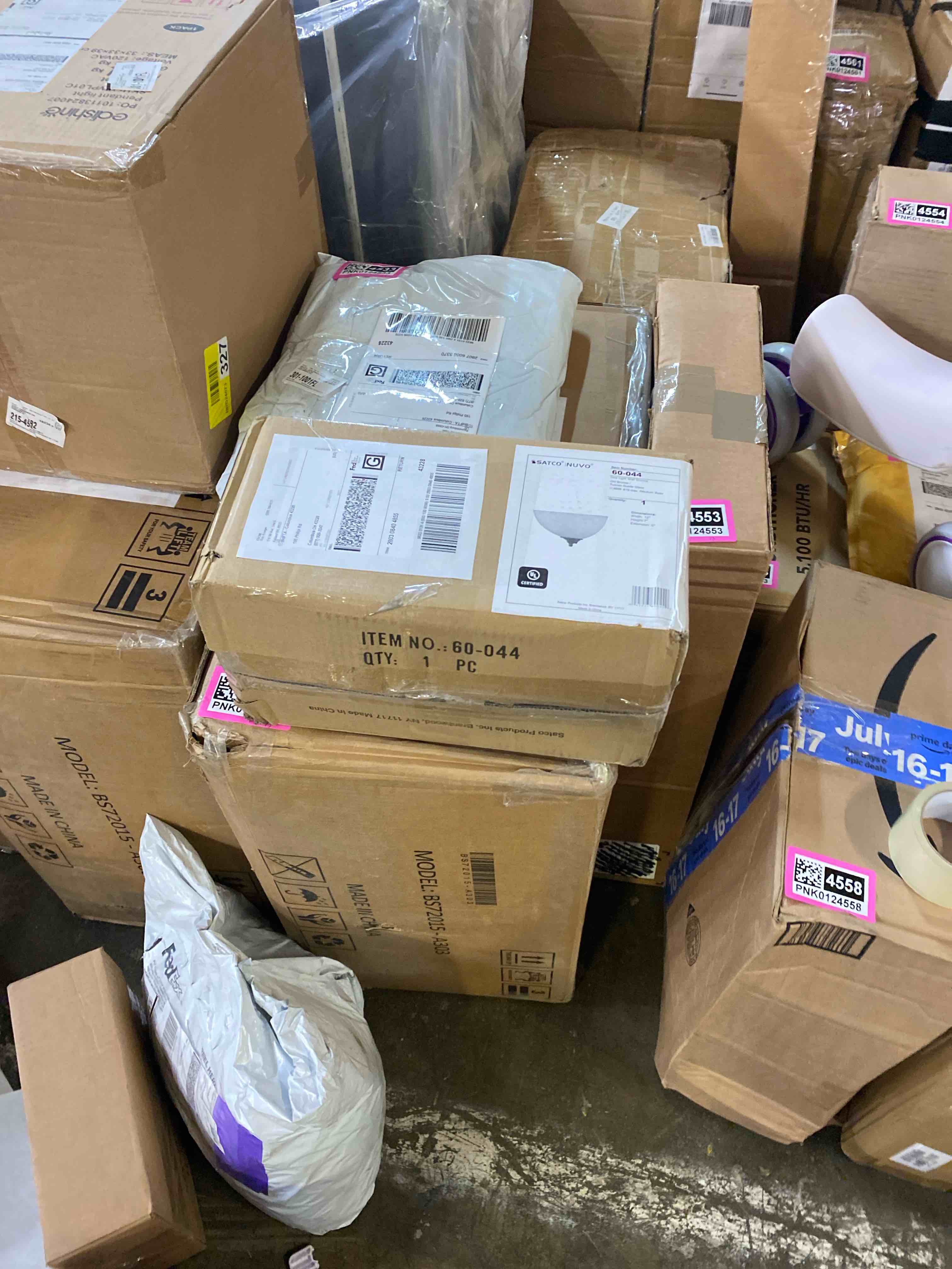 https://s3.amazonaws.com/lotting-images-prod/phillipi/PNK0124531_1729276552124.jpeg