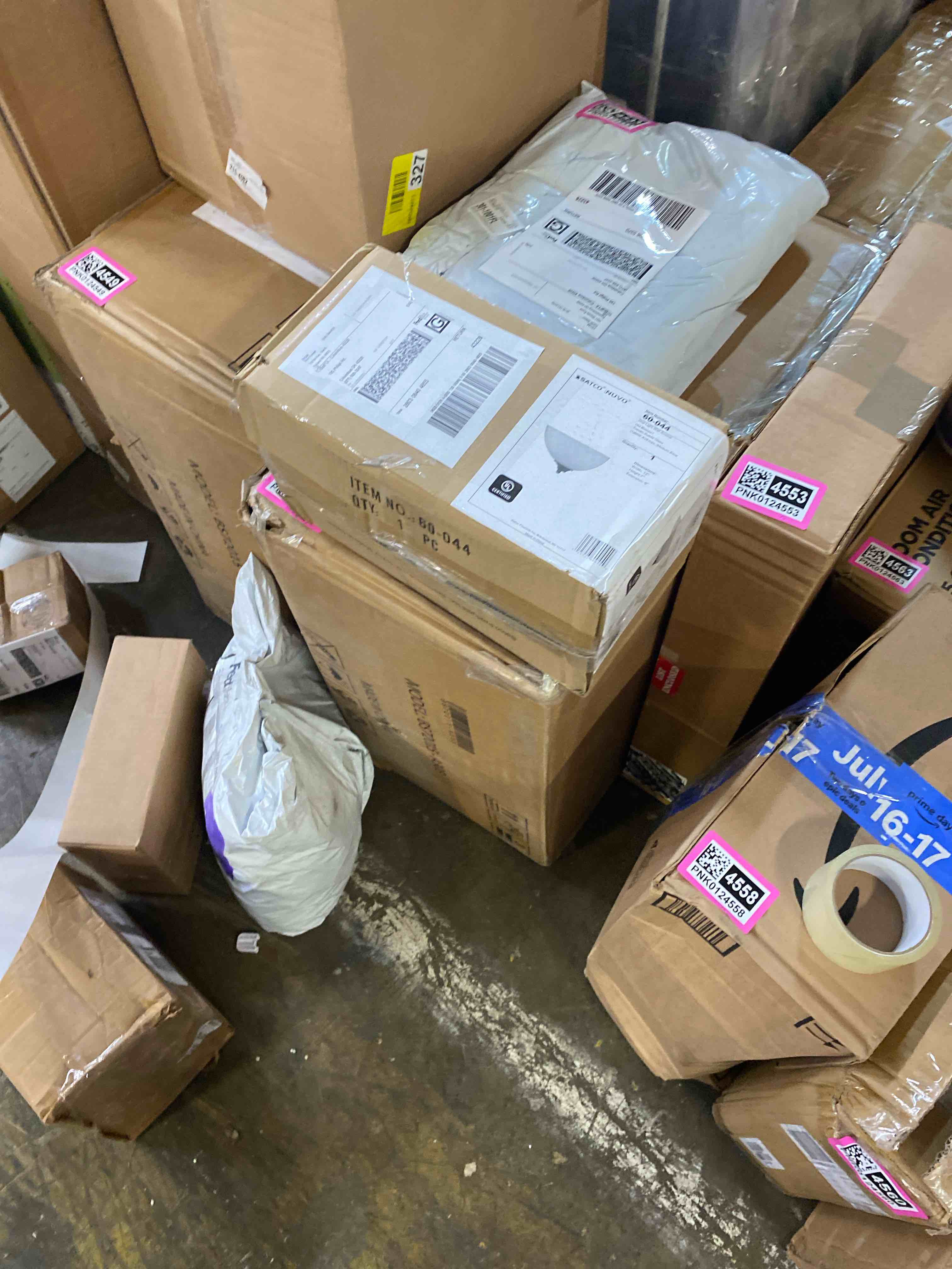 https://s3.amazonaws.com/lotting-images-prod/phillipi/PNK0124531_1729276553642.jpeg