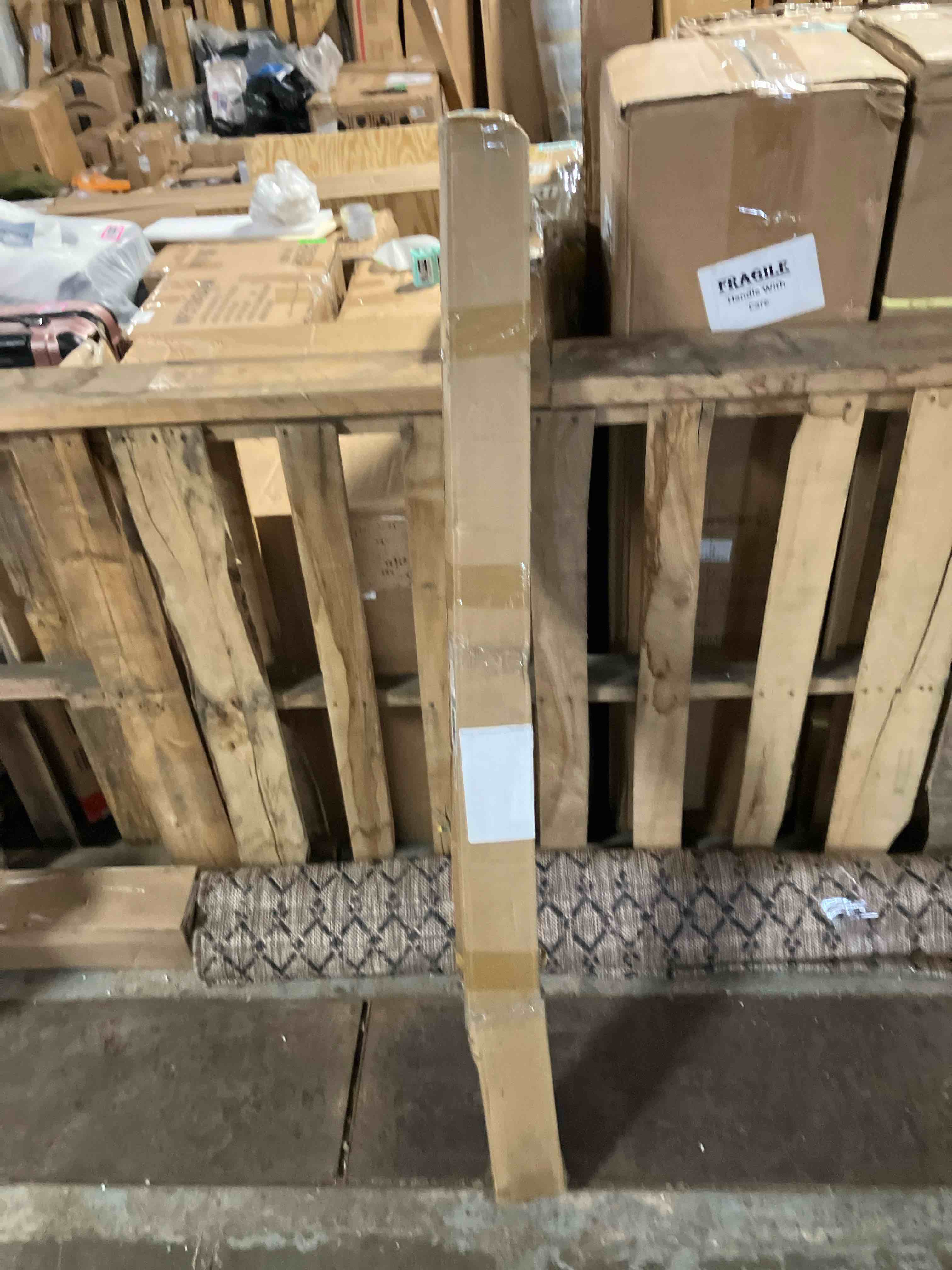https://s3.amazonaws.com/lotting-images-prod/phillipi/PNK0124783_1729276173509.jpeg