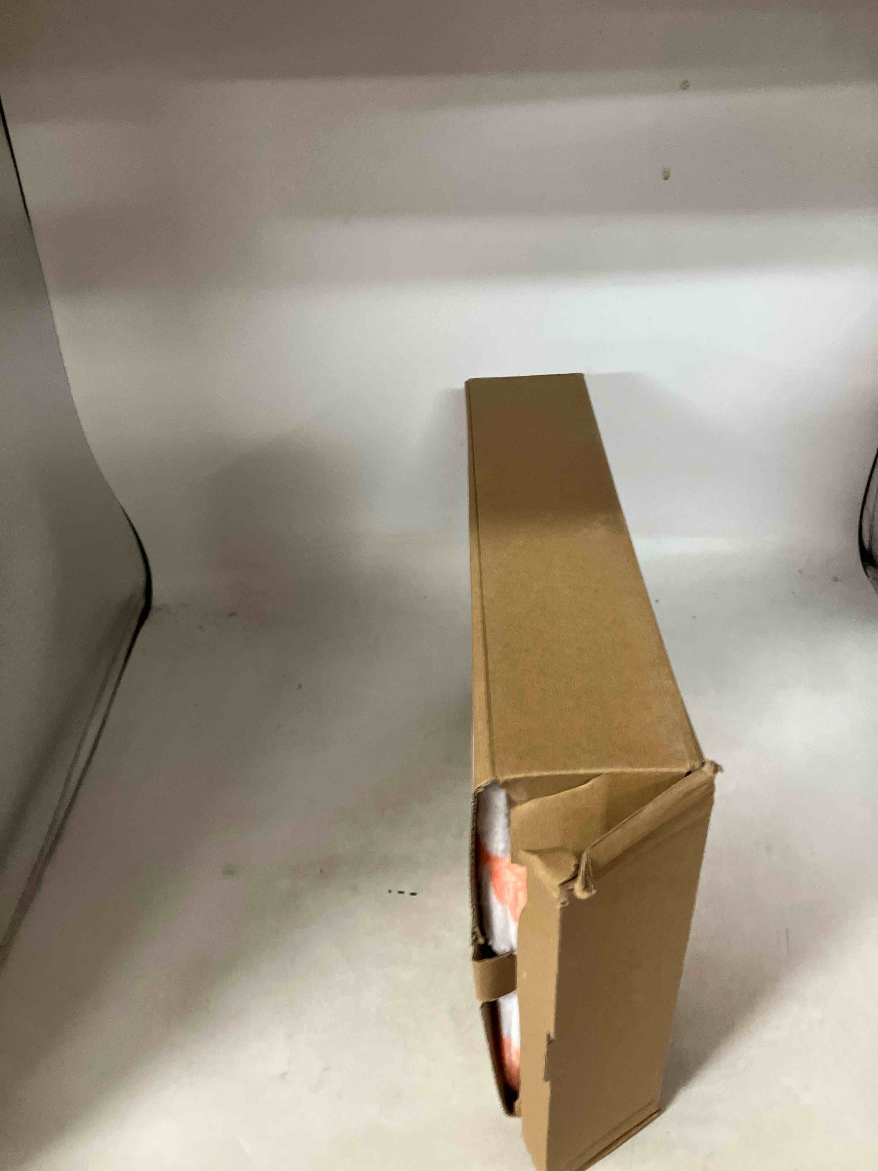 https://s3.amazonaws.com/lotting-images-prod/phillipi/PNK0127119_1729526407506.jpeg