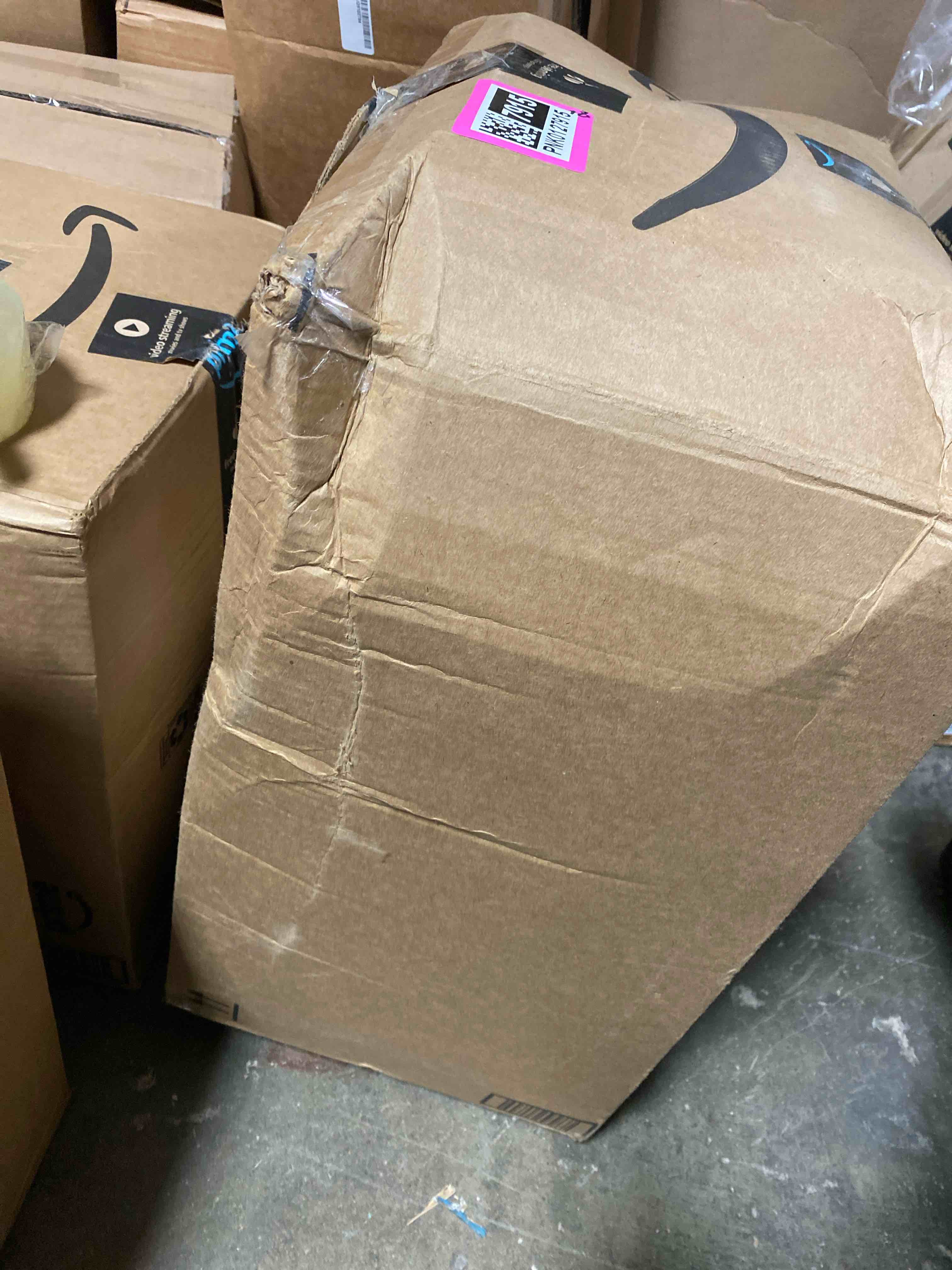 https://s3.amazonaws.com/lotting-images-prod/phillipi/PNK0127915_1728488143596.jpeg