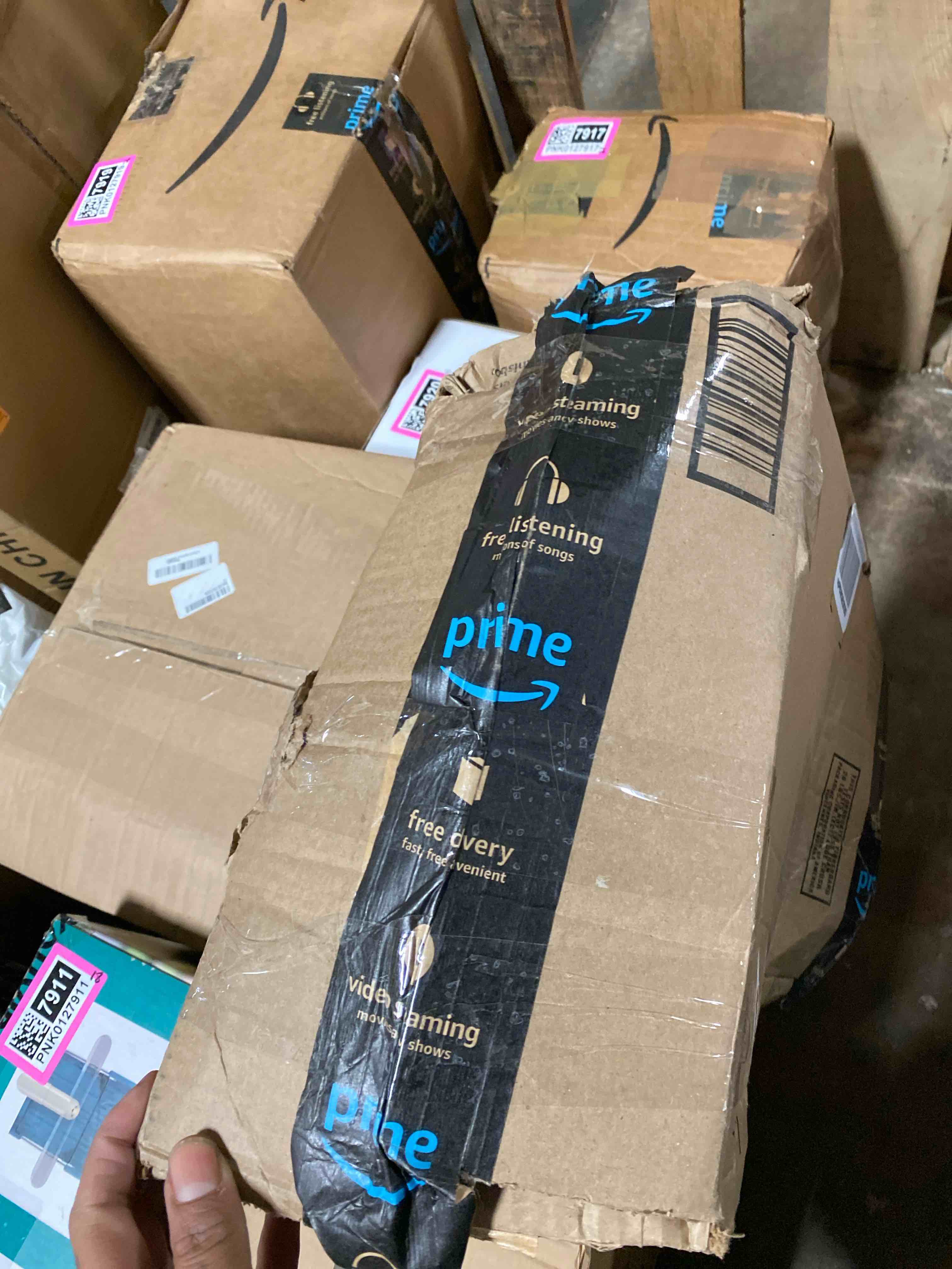 https://s3.amazonaws.com/lotting-images-prod/phillipi/PNK0127921_1728490163815.jpeg