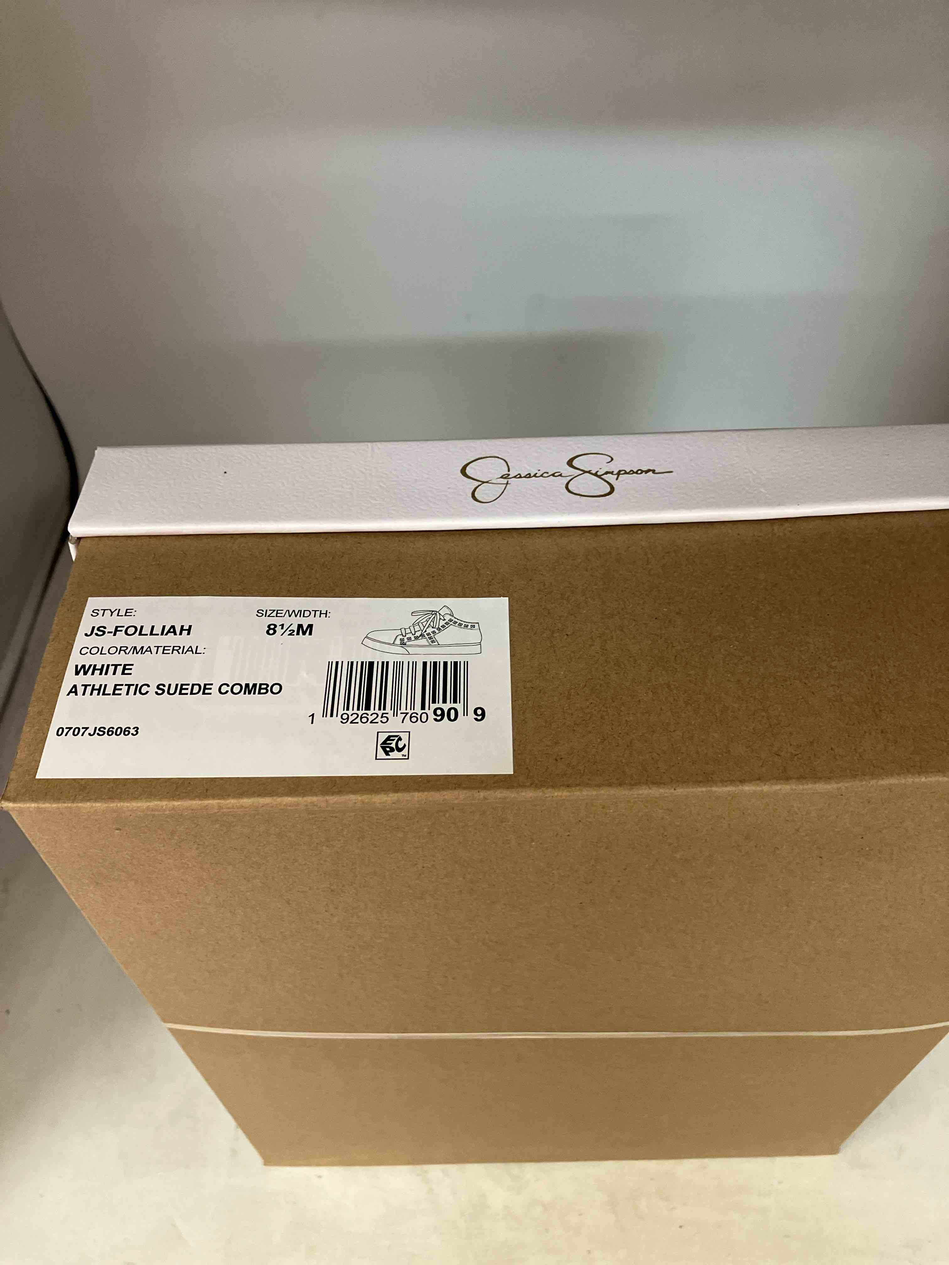 https://s3.amazonaws.com/lotting-images-prod/phillipi/PNK0128387_1726149078587.jpeg