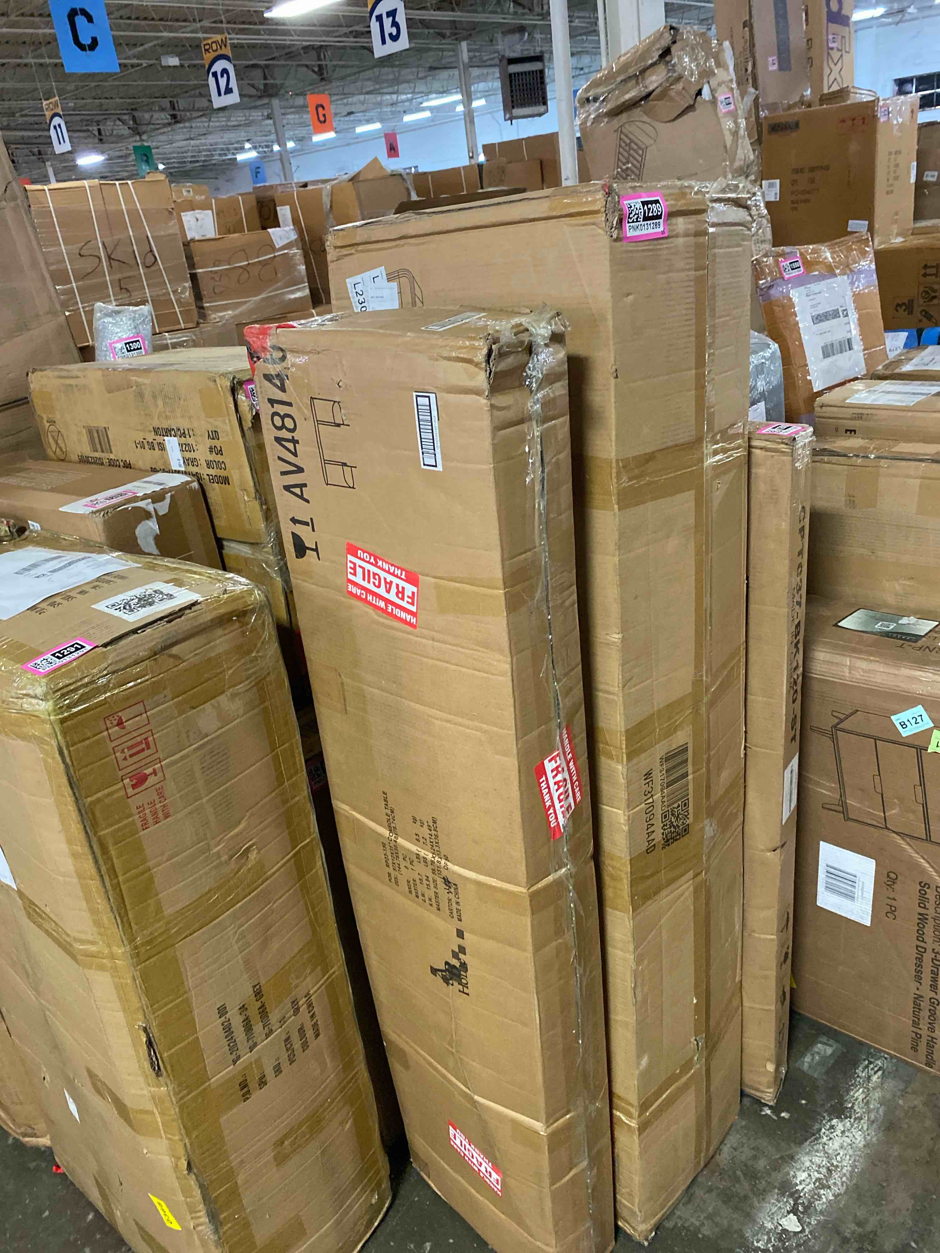https://s3.amazonaws.com/lotting-images-prod/phillipi/PNK0131288_1726681047846.jpeg