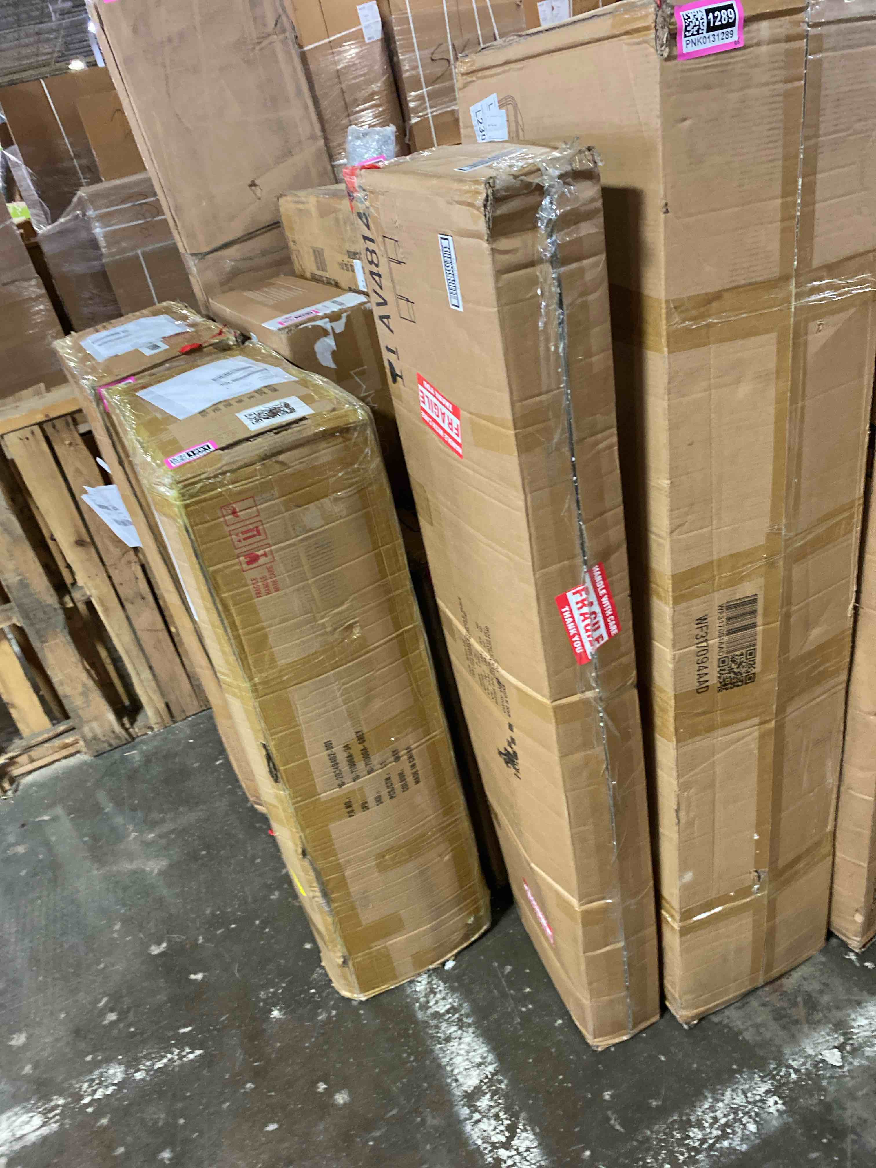 https://s3.amazonaws.com/lotting-images-prod/phillipi/PNK0131288_1726681049470.jpeg