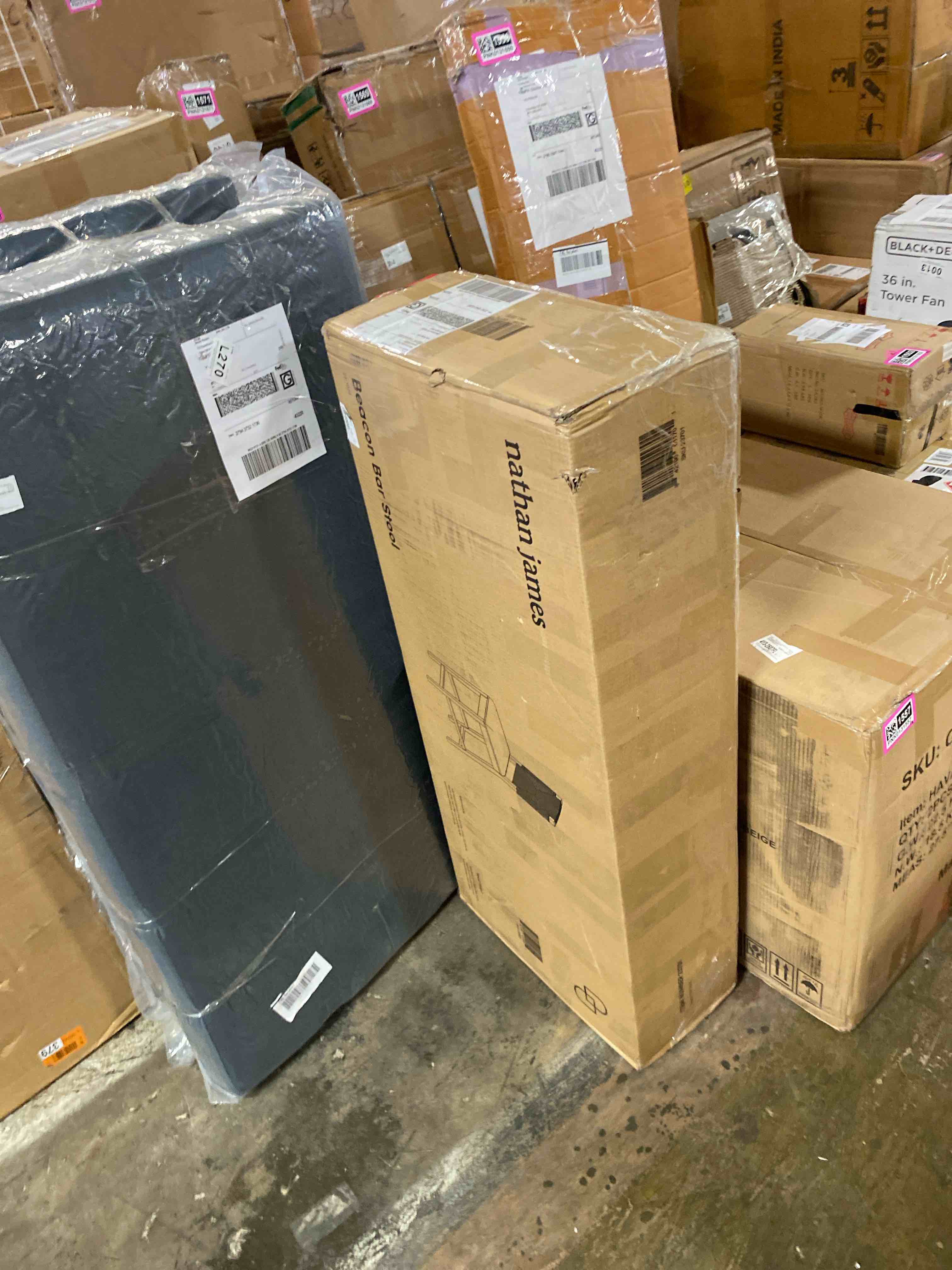https://s3.amazonaws.com/lotting-images-prod/phillipi/PNK0131299_1726680247609.jpeg