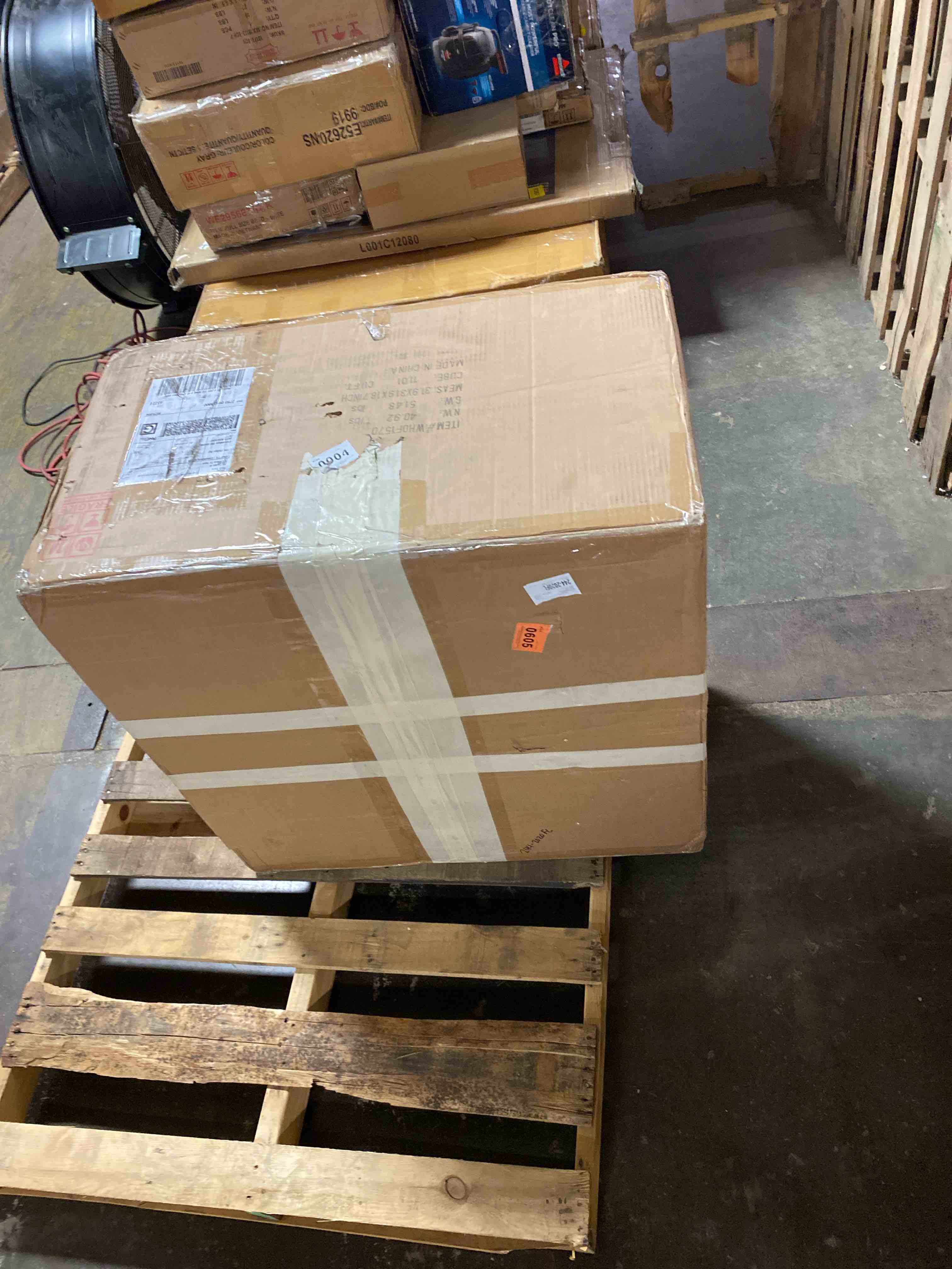 https://s3.amazonaws.com/lotting-images-prod/phillipi/PNK0131598_1726674721018.jpeg