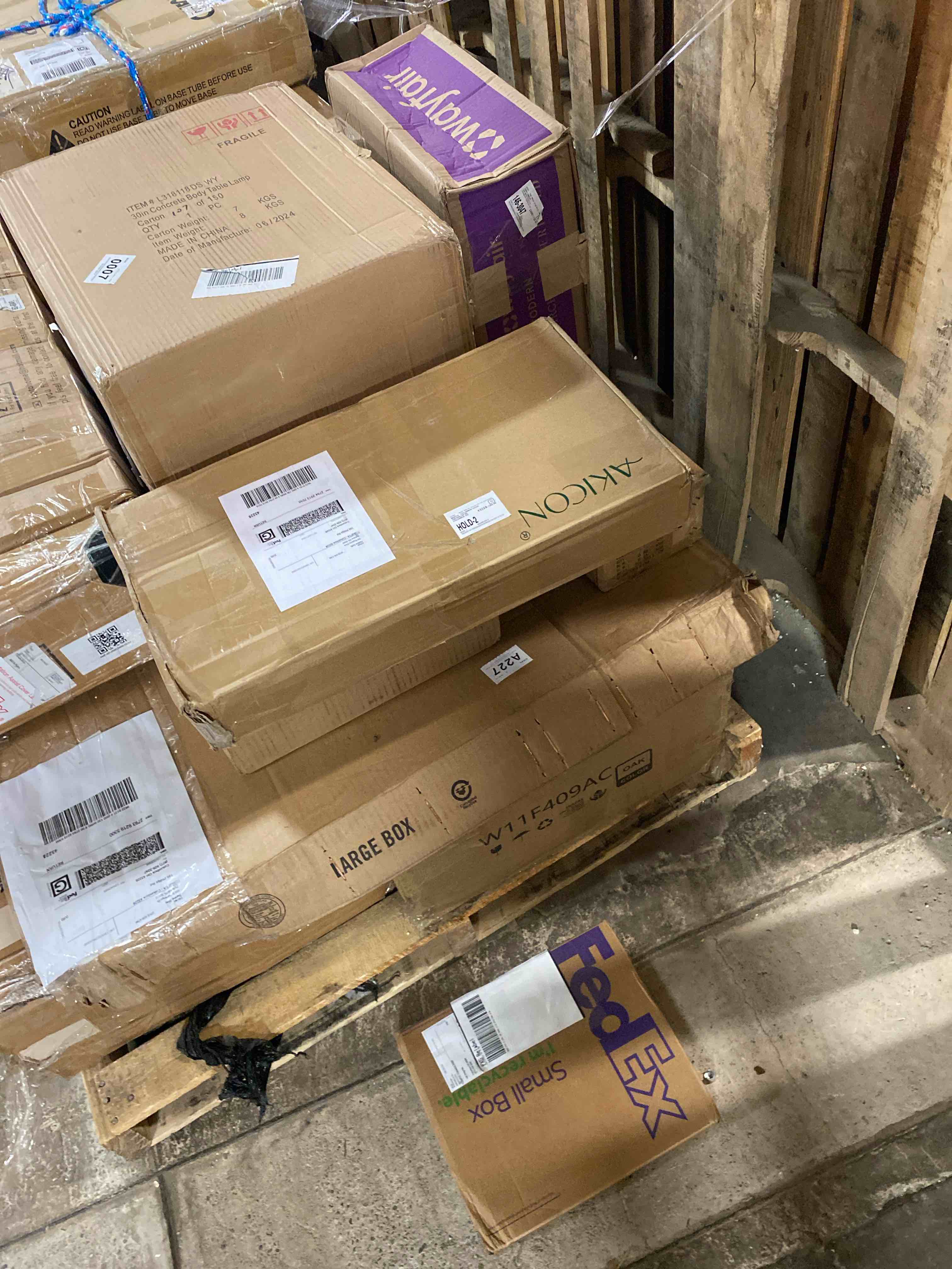 https://s3.amazonaws.com/lotting-images-prod/phillipi/PNK0131625_1726670649417.jpeg