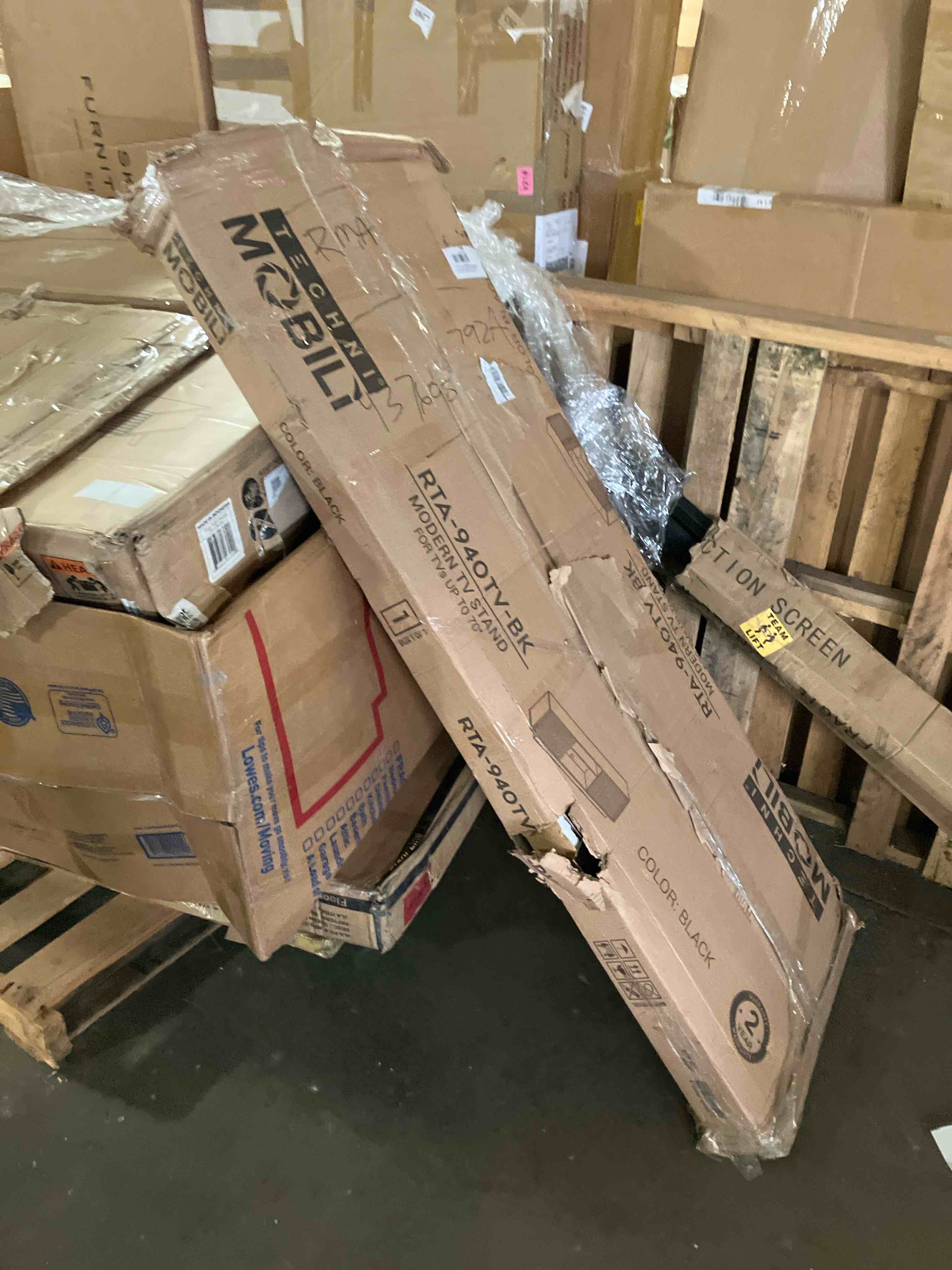 https://s3.amazonaws.com/lotting-images-prod/phillipi/PNK0131689_1726602428373.jpeg