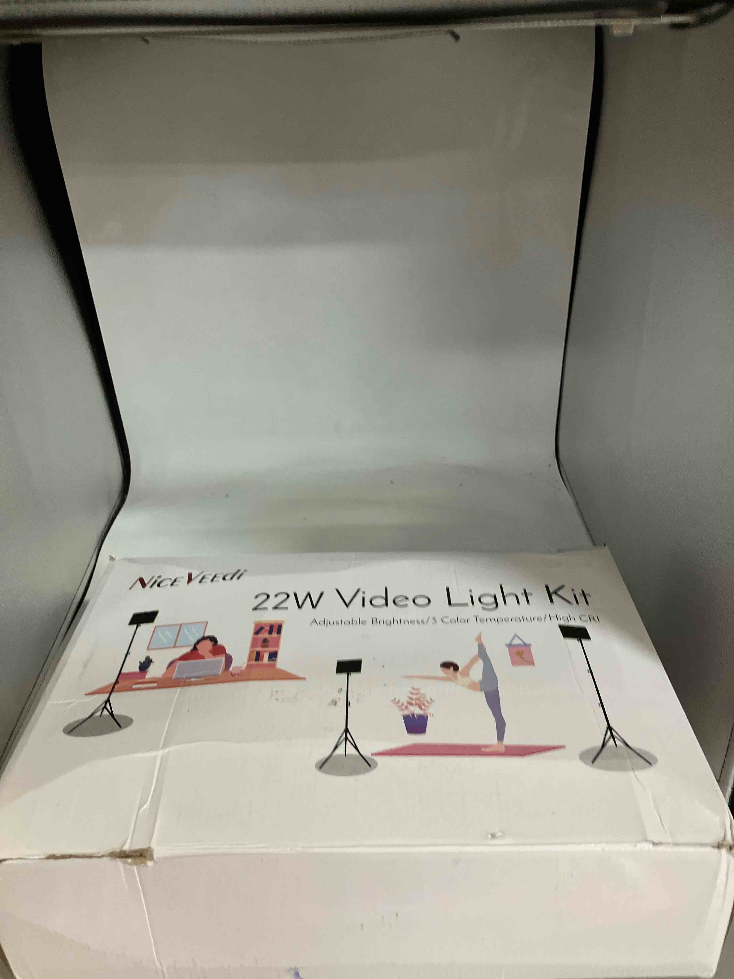 https://s3.amazonaws.com/lotting-images-prod/phillipi/PNK0133014_1741376940583.jpeg