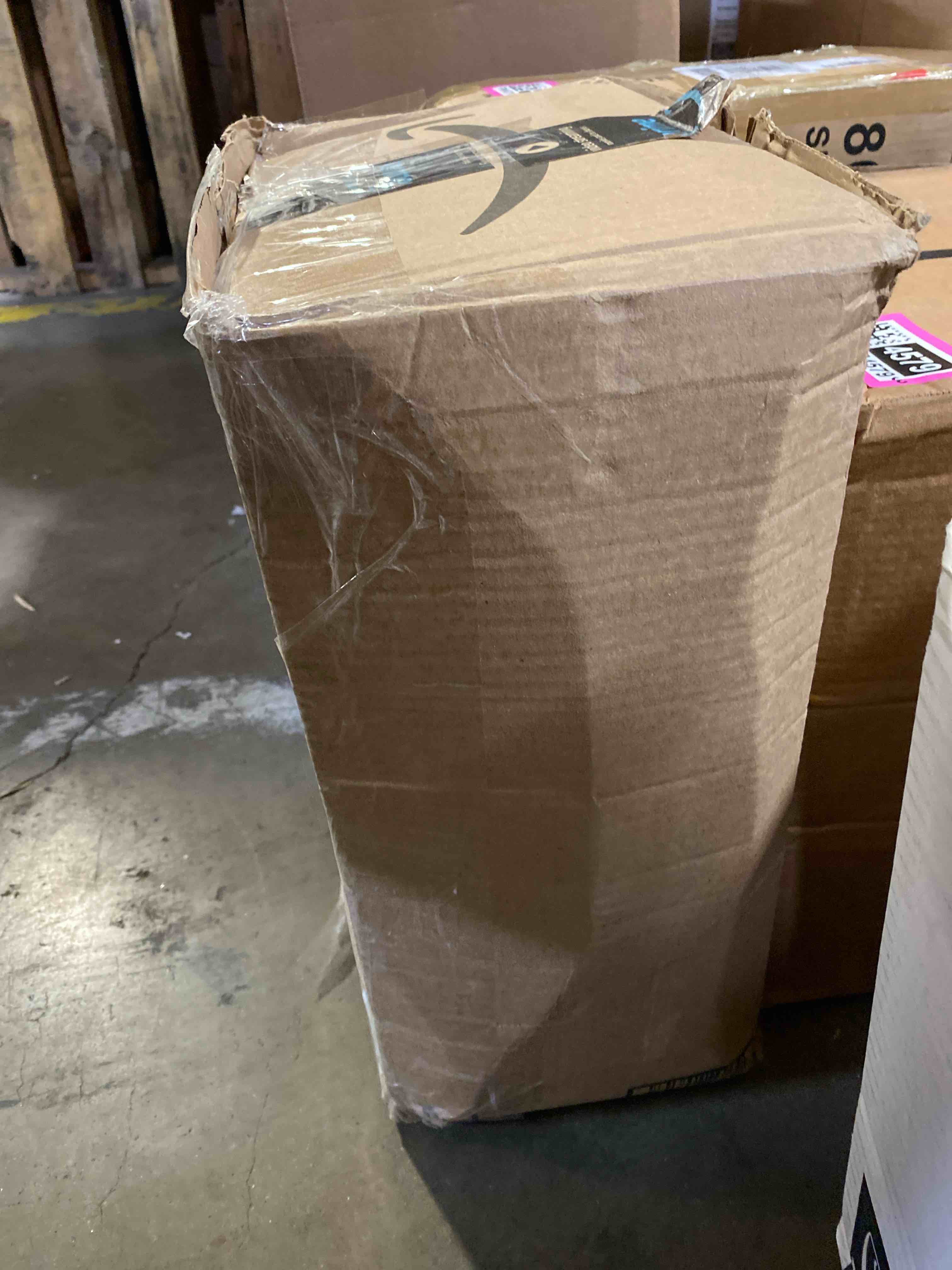 https://s3.amazonaws.com/lotting-images-prod/phillipi/PNK0134581_1727989796408.jpeg