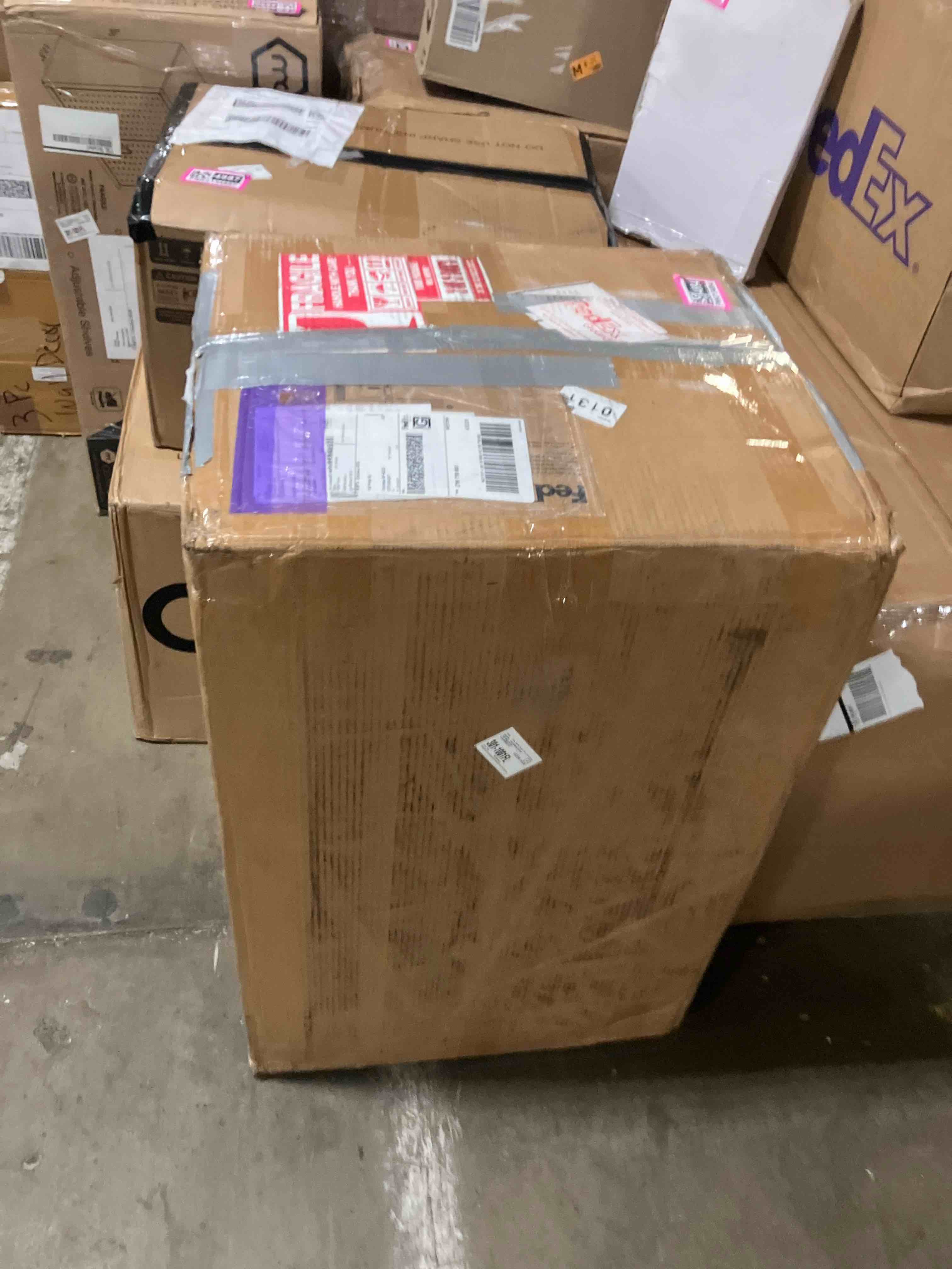 https://s3.amazonaws.com/lotting-images-prod/phillipi/PNK0134884_1727983096299.jpeg