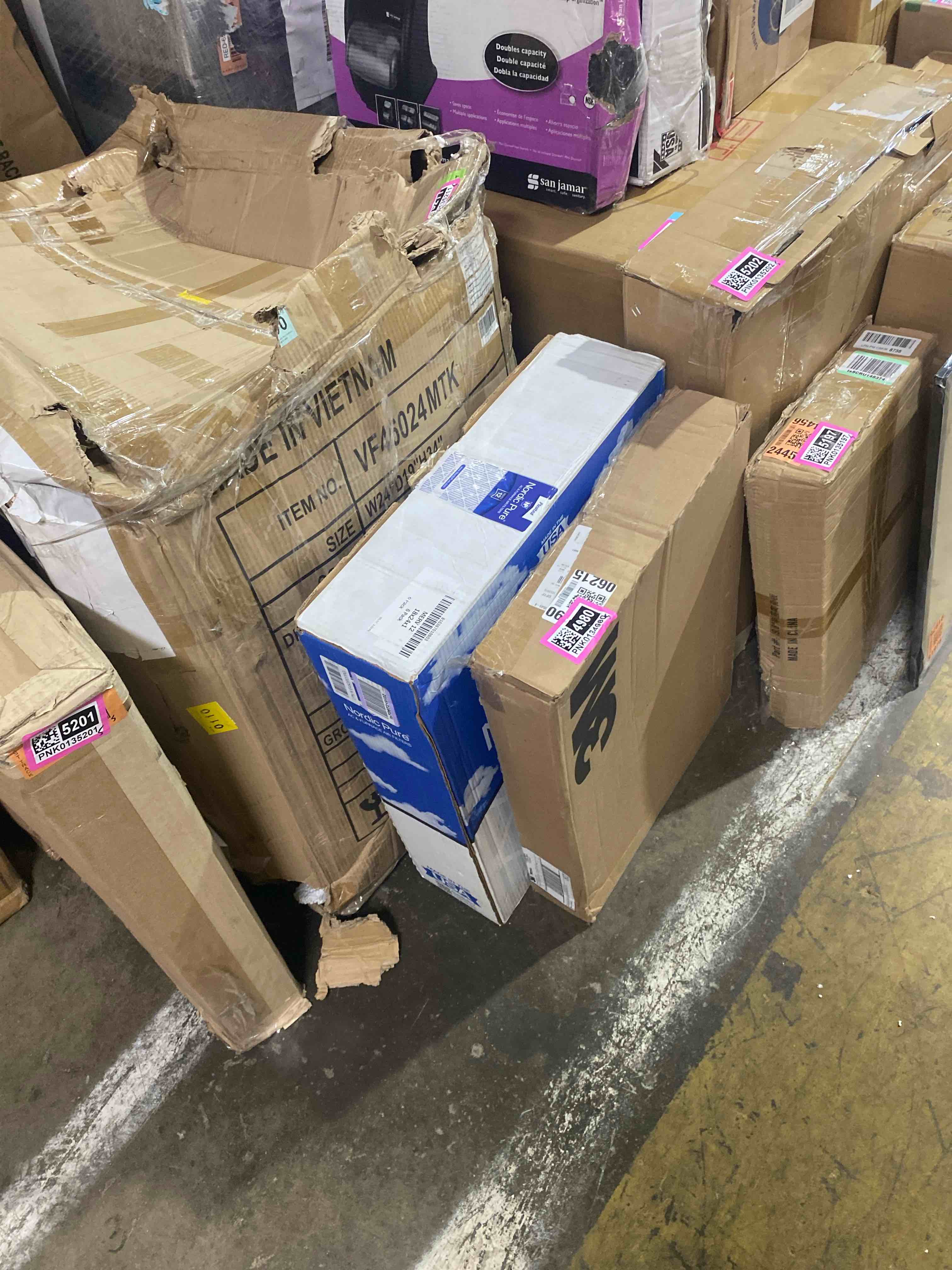 https://s3.amazonaws.com/lotting-images-prod/phillipi/PNK0134978_1727794551895.jpeg