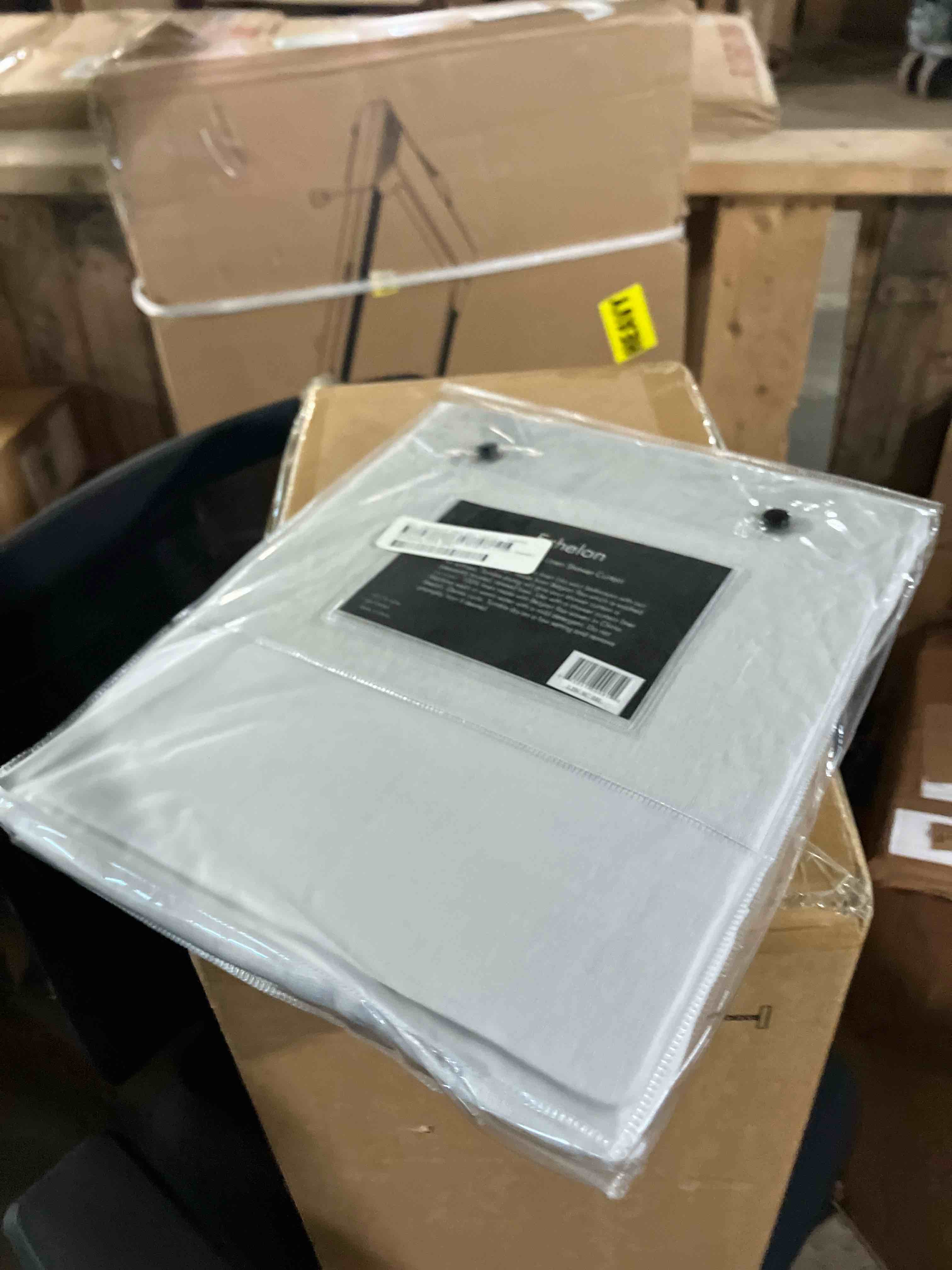 https://s3.amazonaws.com/lotting-images-prod/phillipi/PNK0398901_1740521287927.jpeg