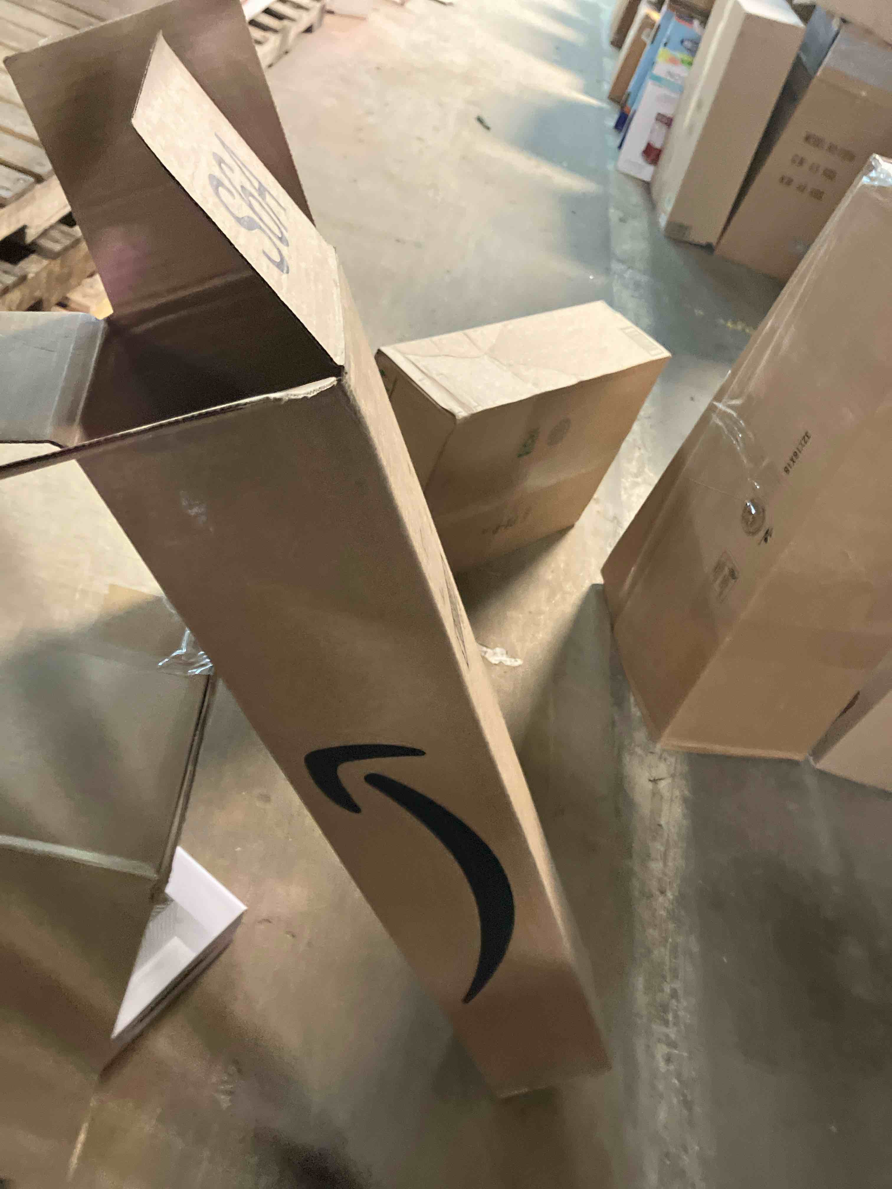 https://s3.amazonaws.com/lotting-images-prod/phillipi/PNK0399069_1740436481184.jpeg