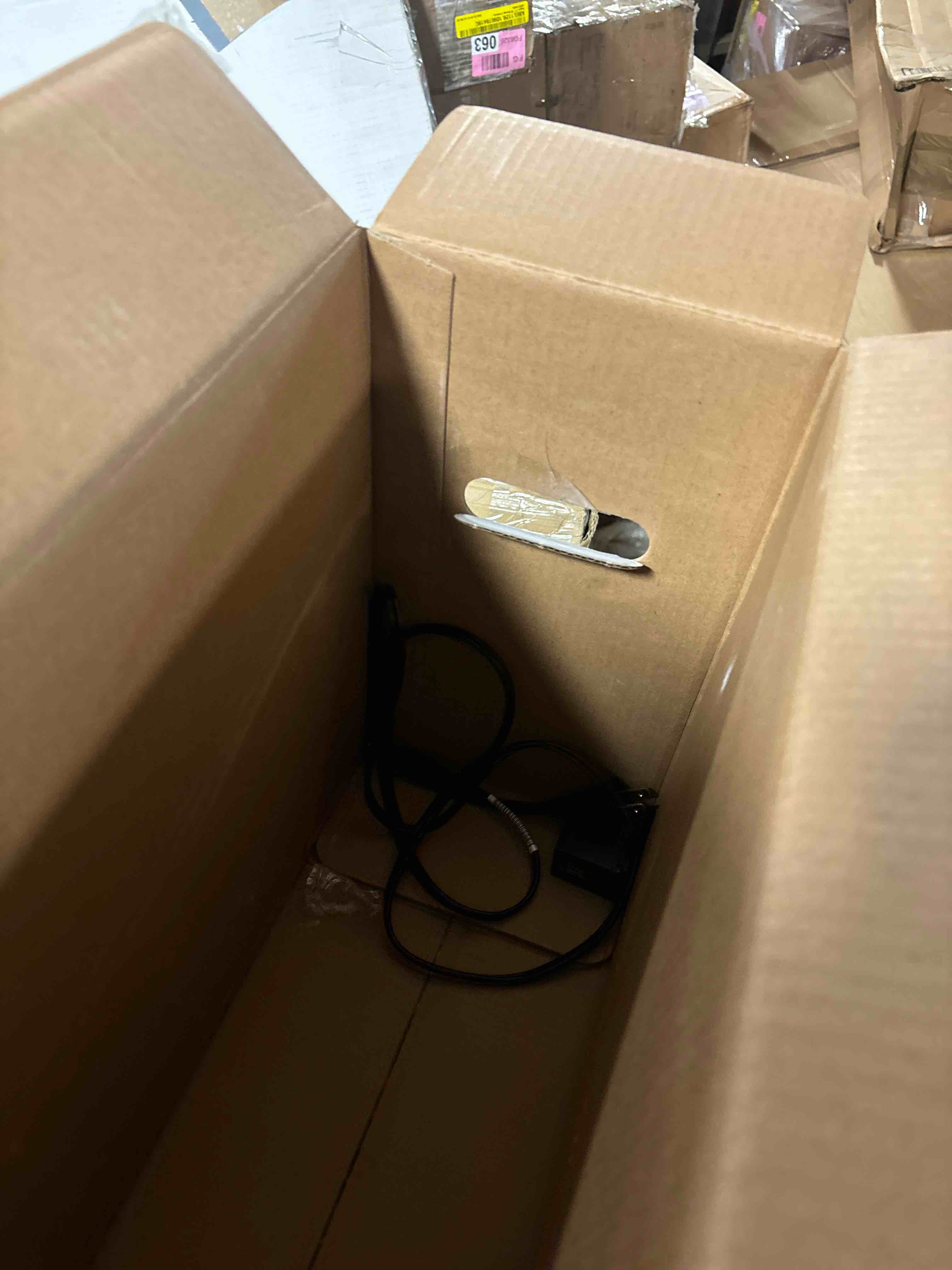 https://s3.amazonaws.com/lotting-images-prod/phillipi/PNK0399515_1739998384392.jpeg