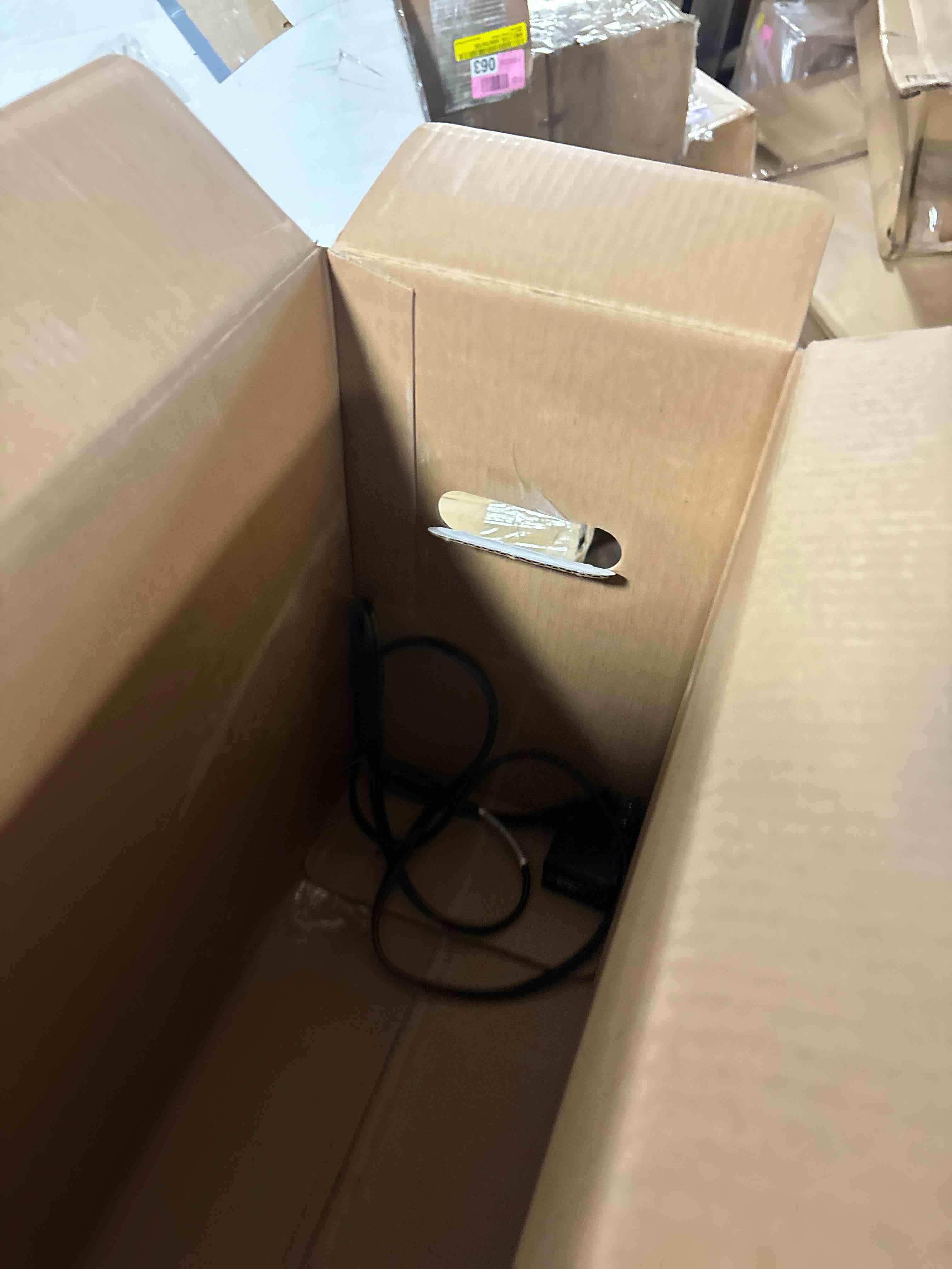 https://s3.amazonaws.com/lotting-images-prod/phillipi/PNK0399515_1739998385468.jpeg