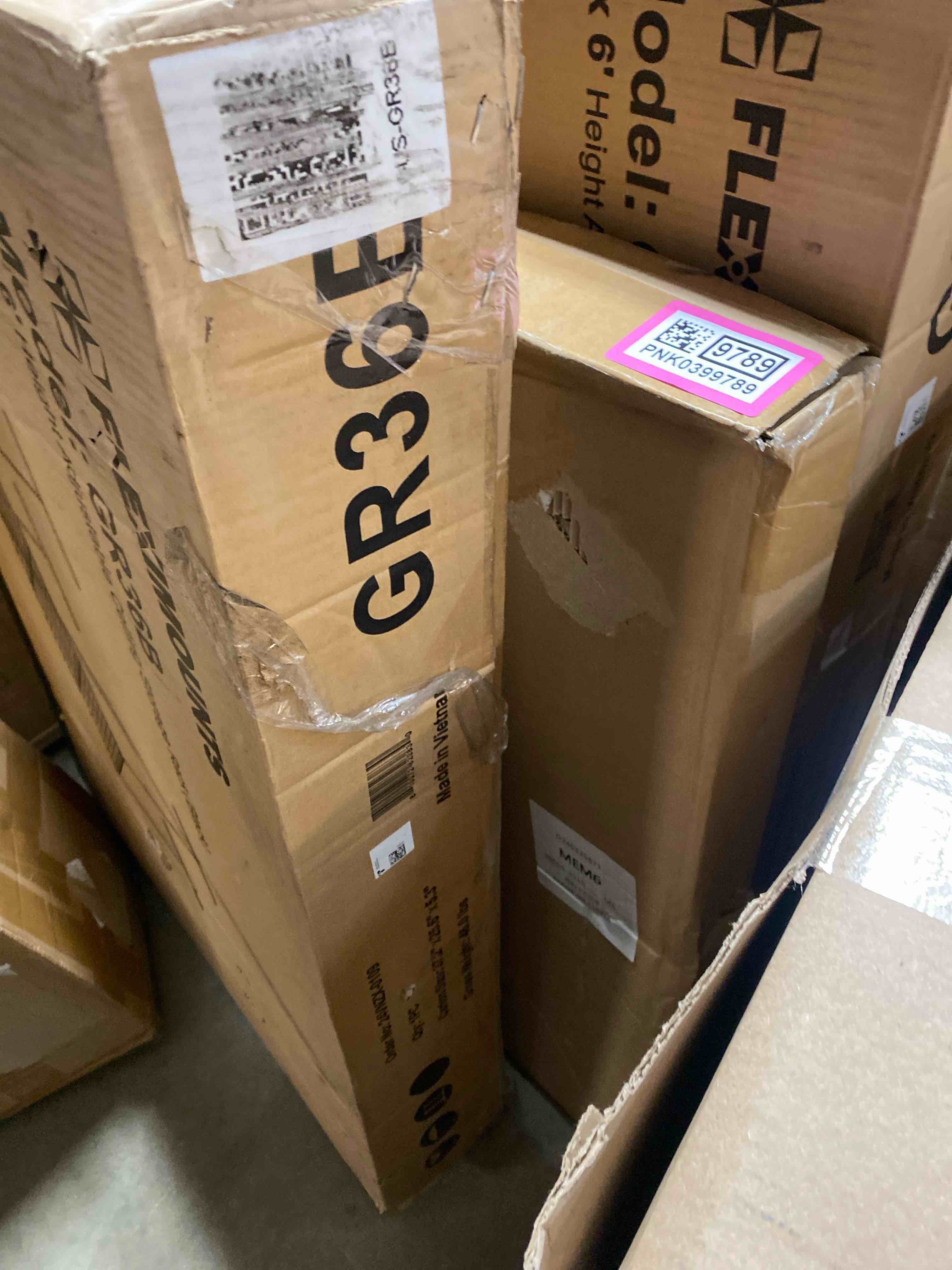 https://s3.amazonaws.com/lotting-images-prod/phillipi/PNK0399792_1739903966086.jpeg