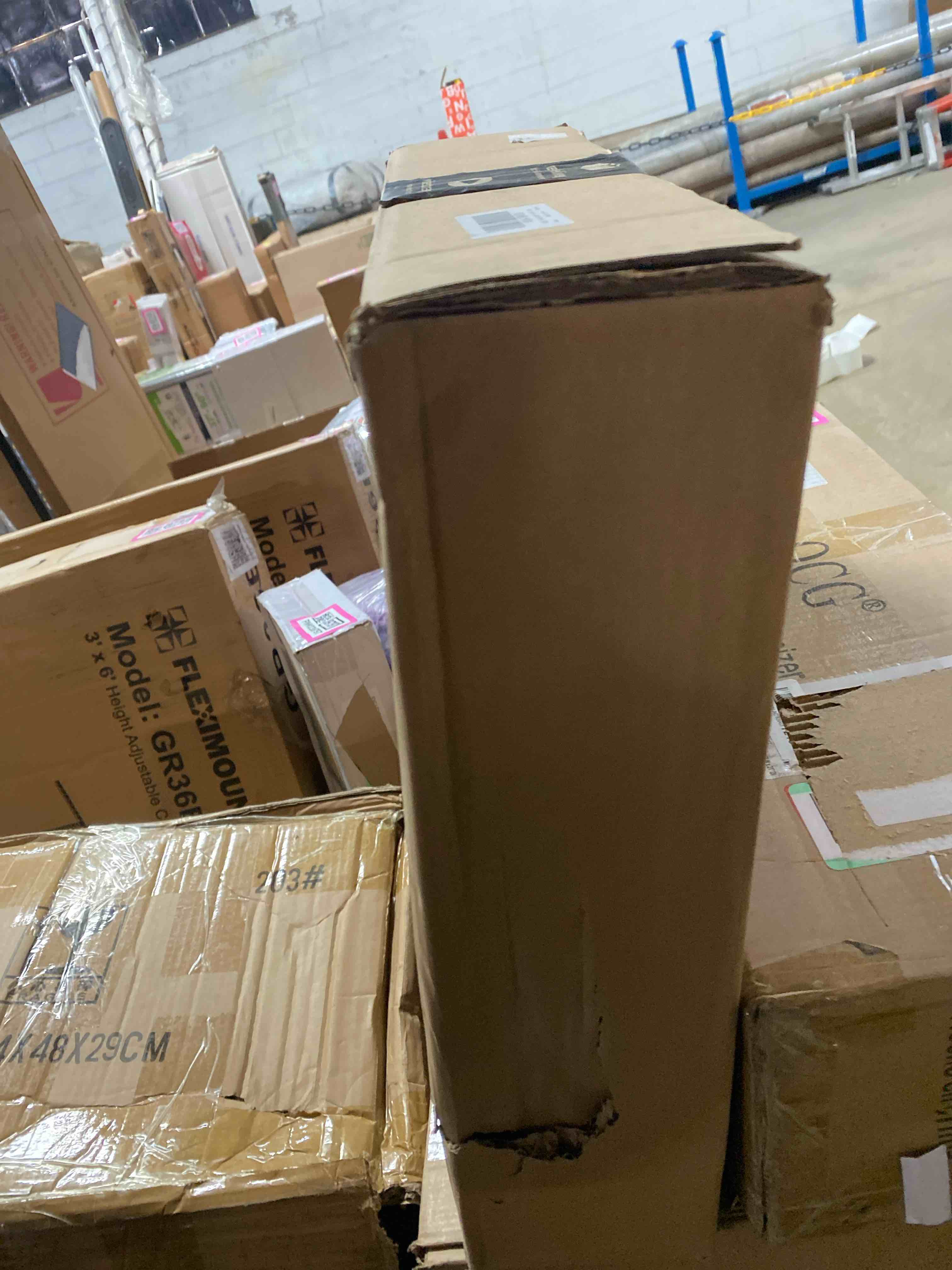 https://s3.amazonaws.com/lotting-images-prod/phillipi/PNK0399798_1739904831834.jpeg