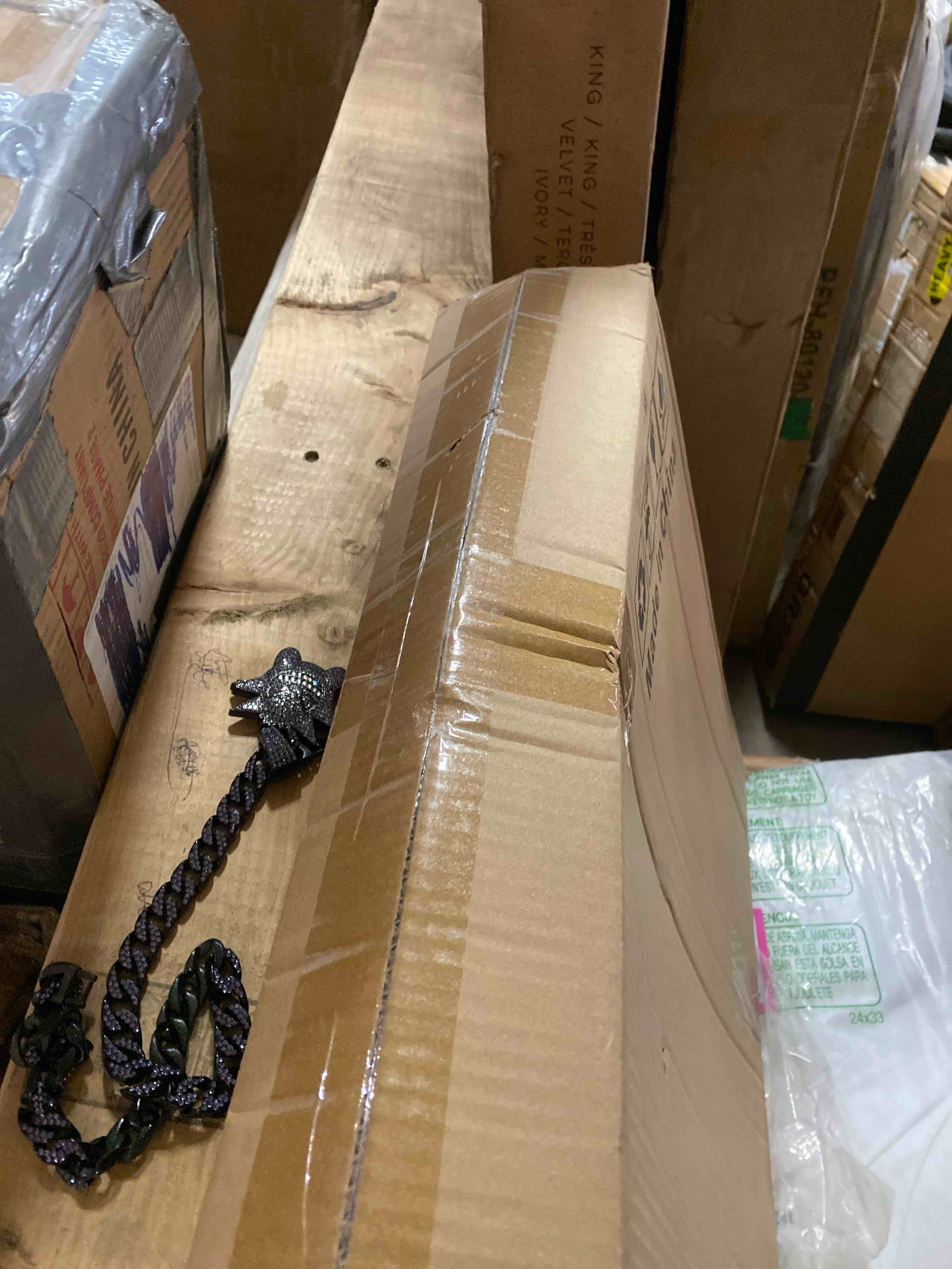 https://s3.amazonaws.com/lotting-images-prod/phillipi/PNK0399799_1739904896358.jpeg