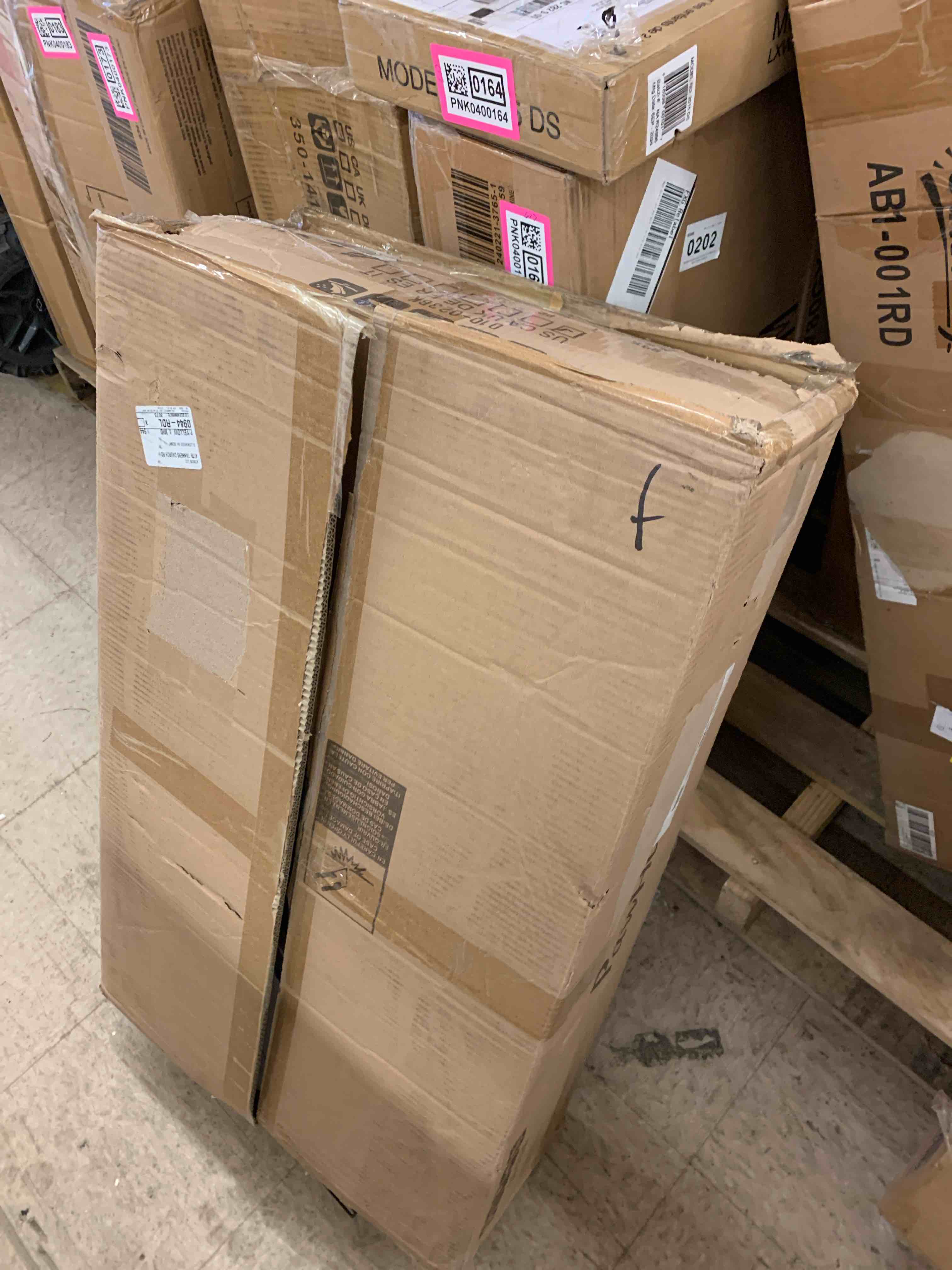 https://s3.amazonaws.com/lotting-images-prod/phillipi/PNK0400162_1744811578147.jpeg