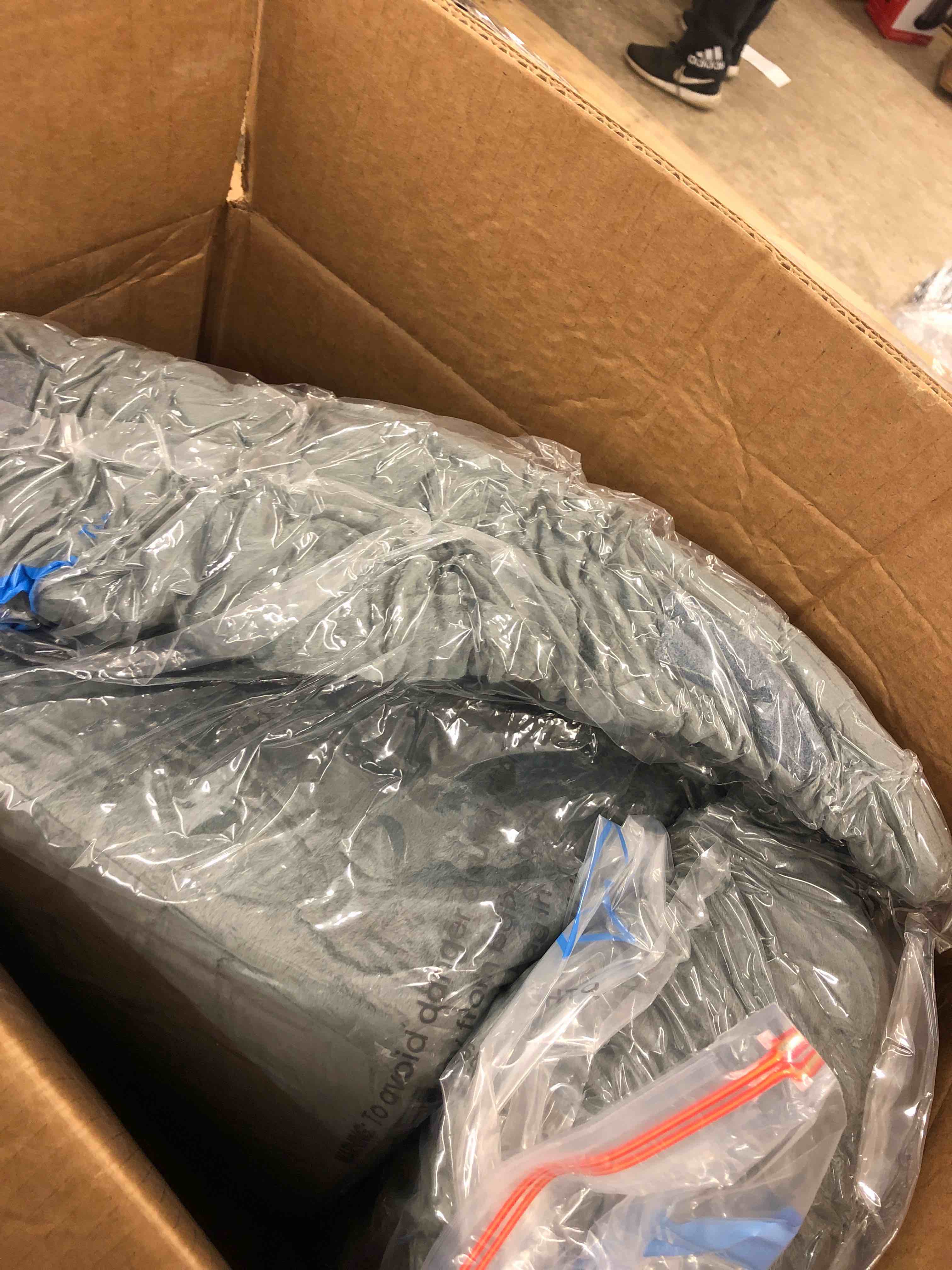 https://s3.amazonaws.com/lotting-images-prod/phillipi/PNK0400823_1742412937200.jpeg