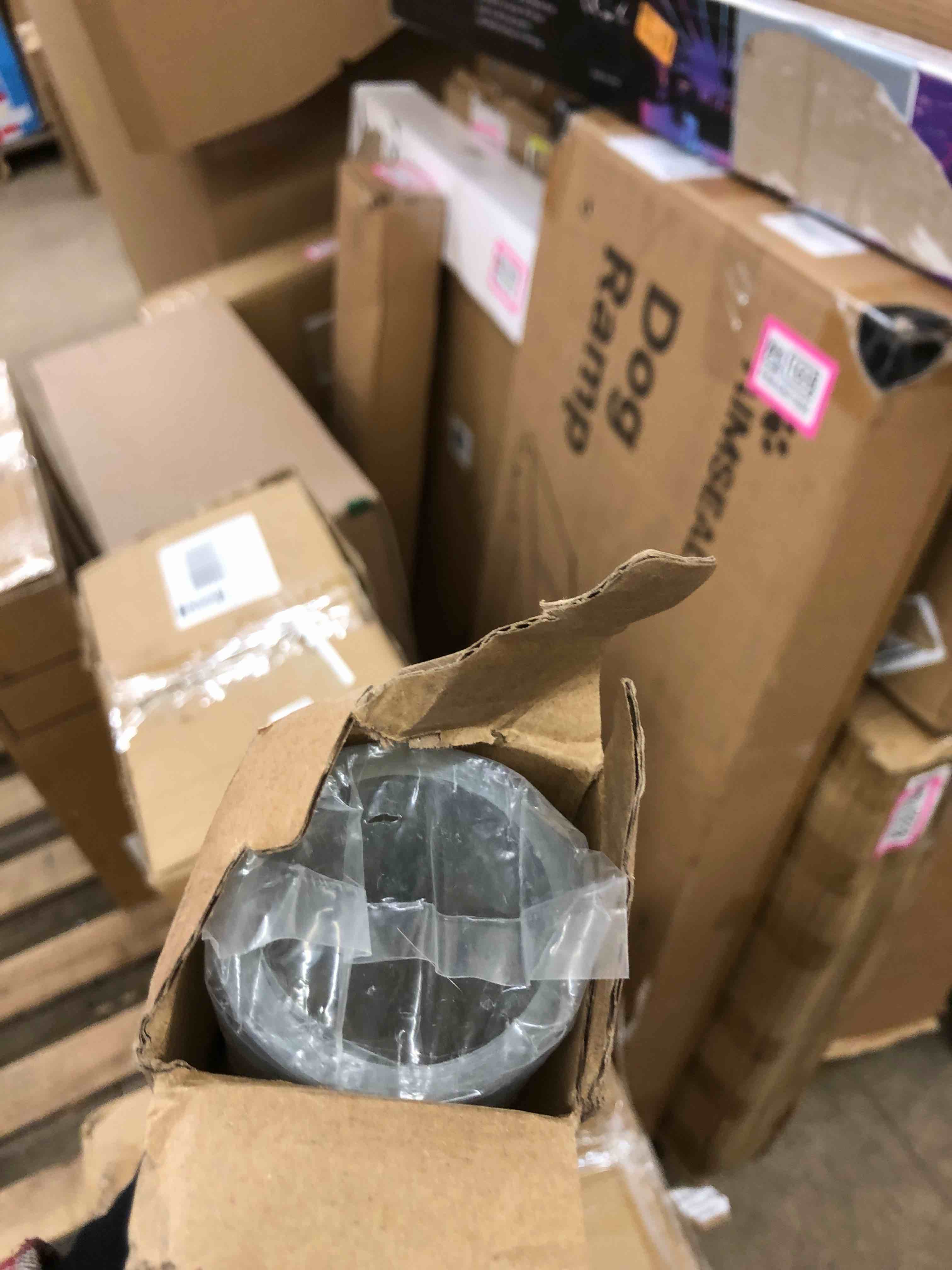 https://s3.amazonaws.com/lotting-images-prod/phillipi/PNK0401596_1739475620338.jpeg
